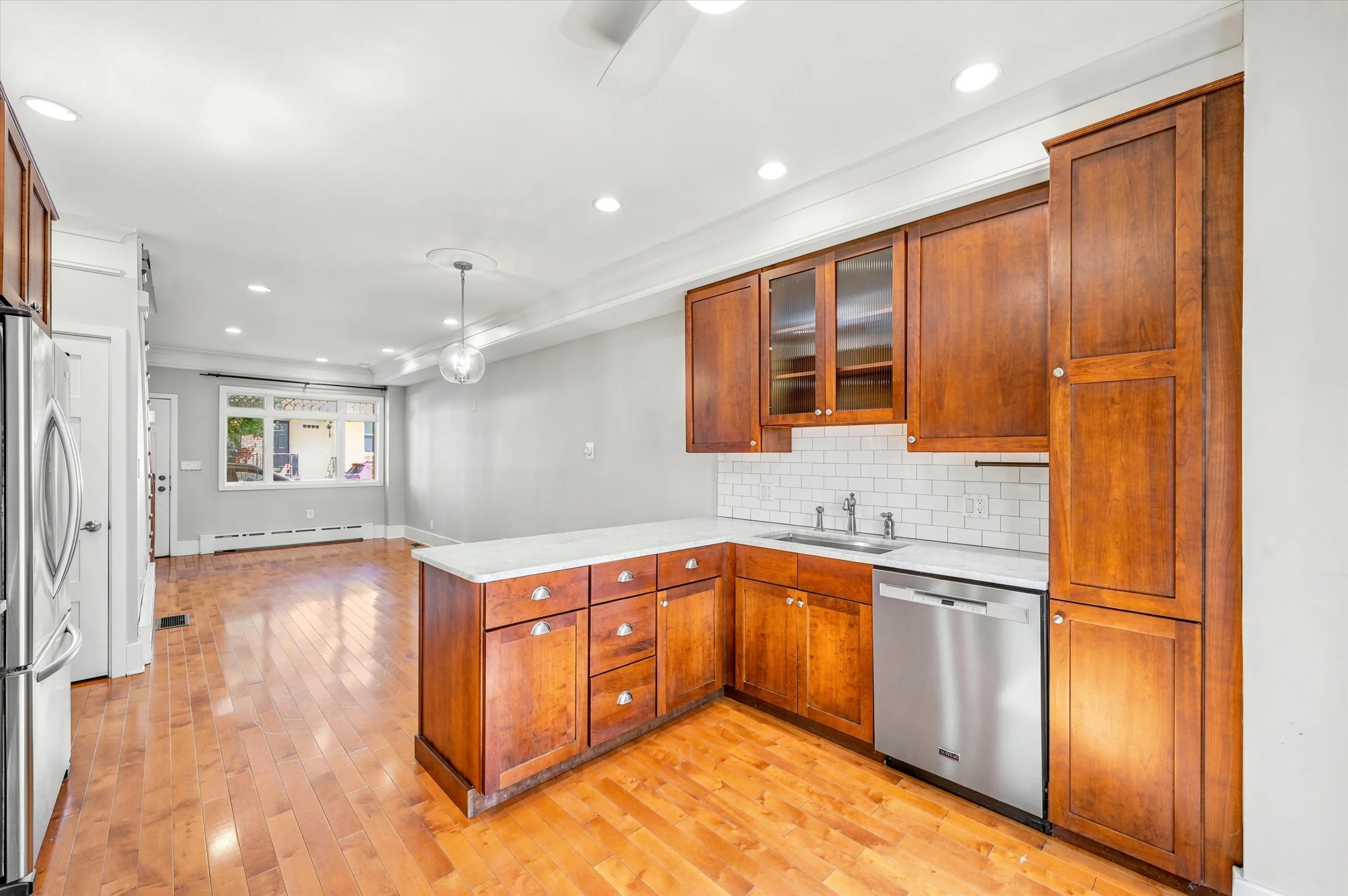 10-760 S 6th St_10.jpg