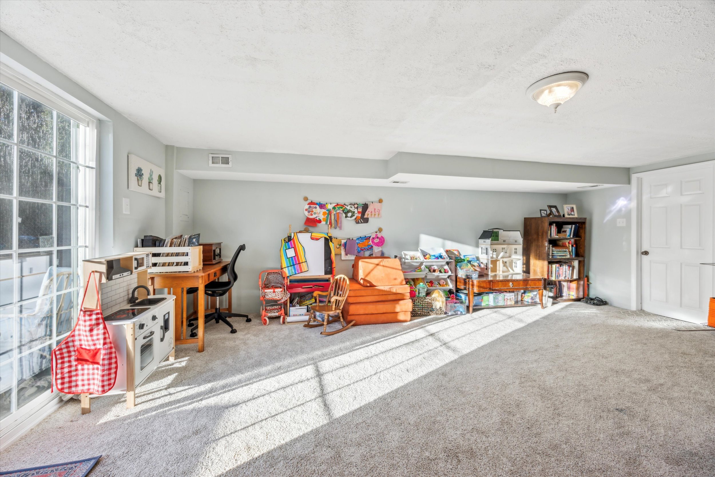 32-7014 Matthias St32.jpg