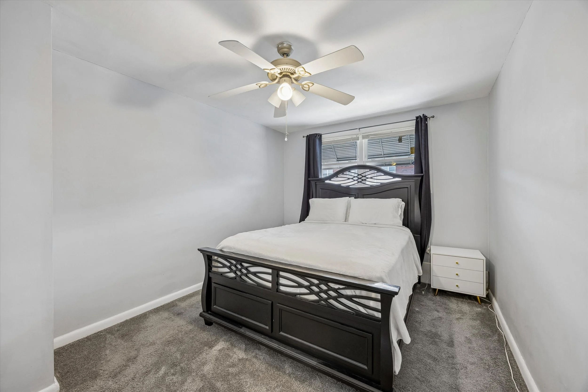 17-1804 Mower St_17.jpg