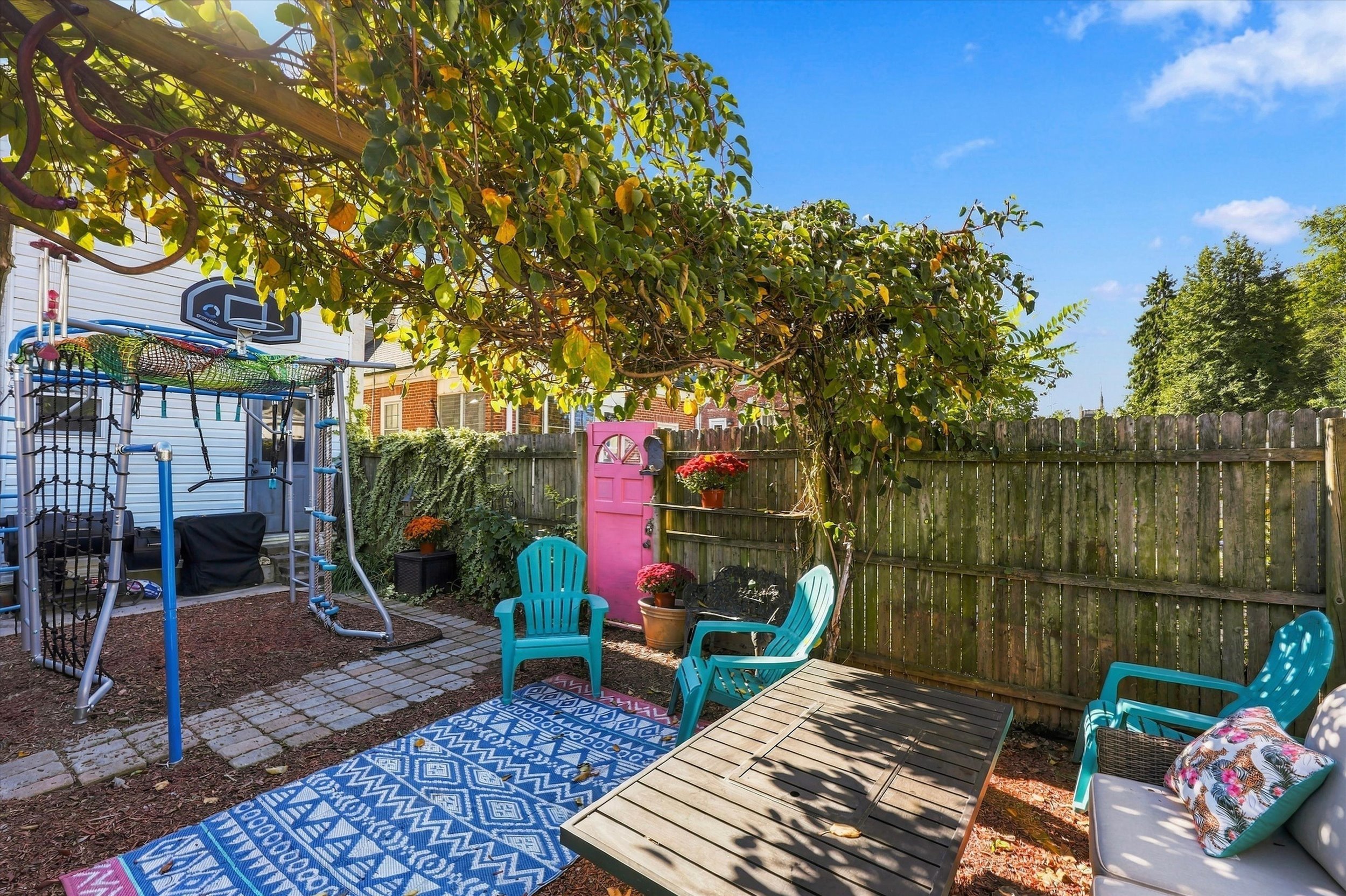 15-568 Hermitage St_15.jpg