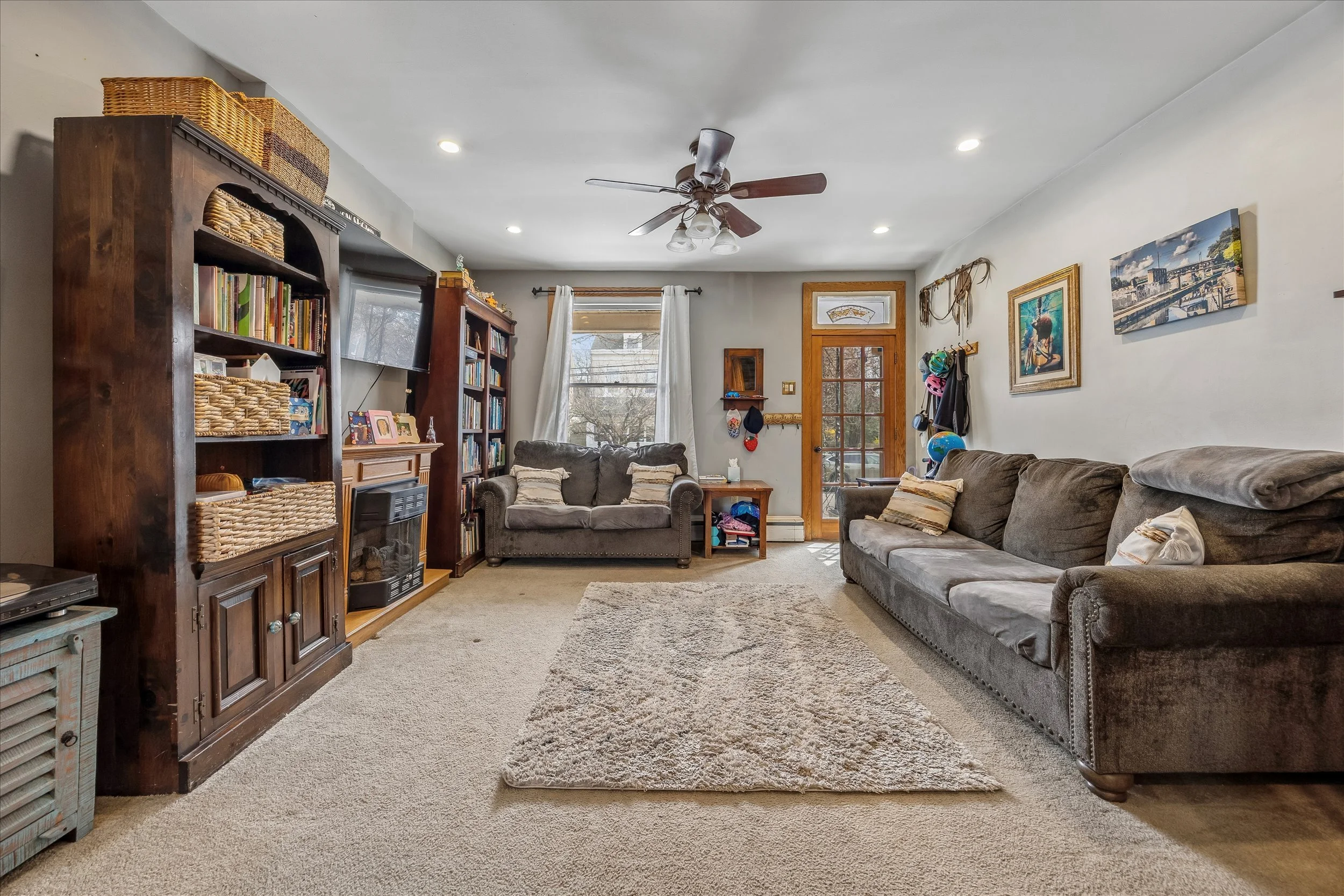 05-568 Hermitage St_05.jpg