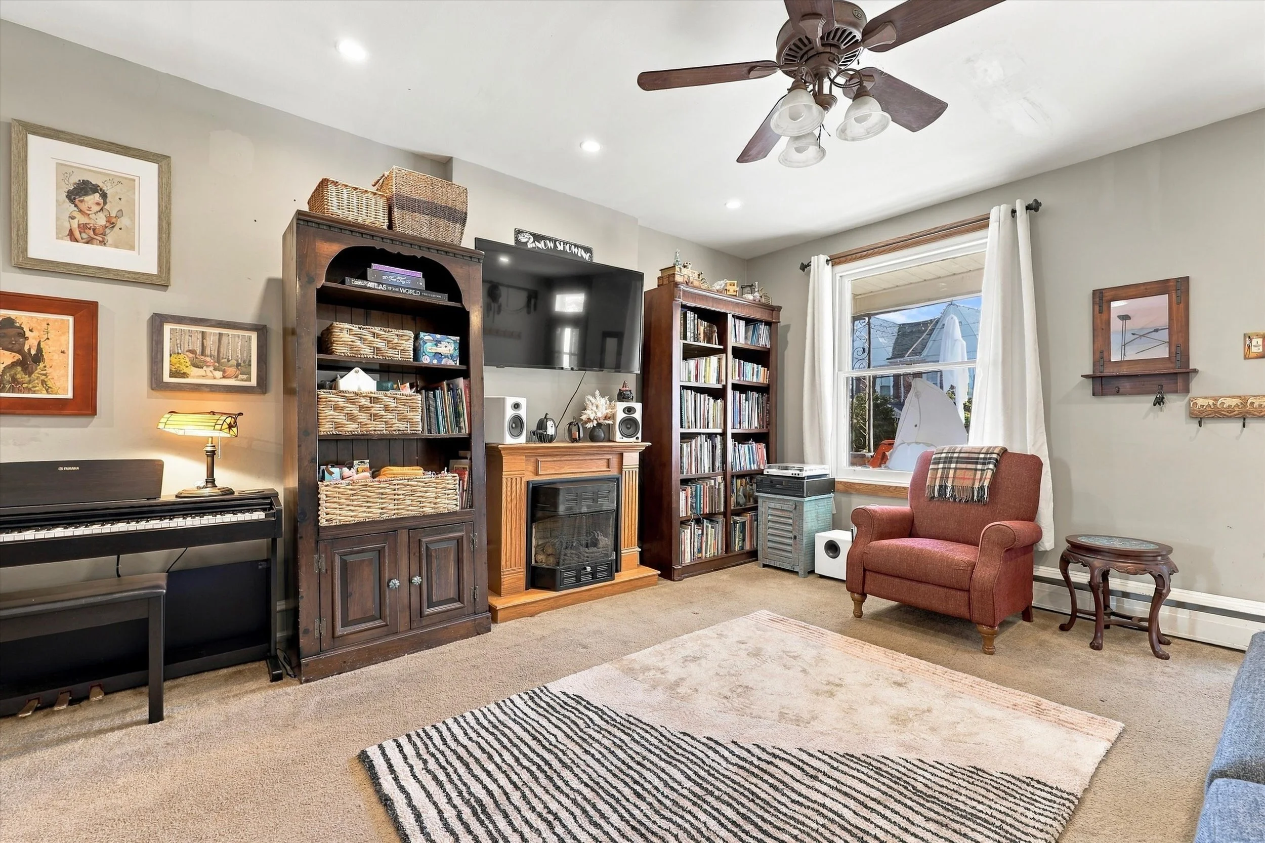 06-568 Hermitage St_06.jpg