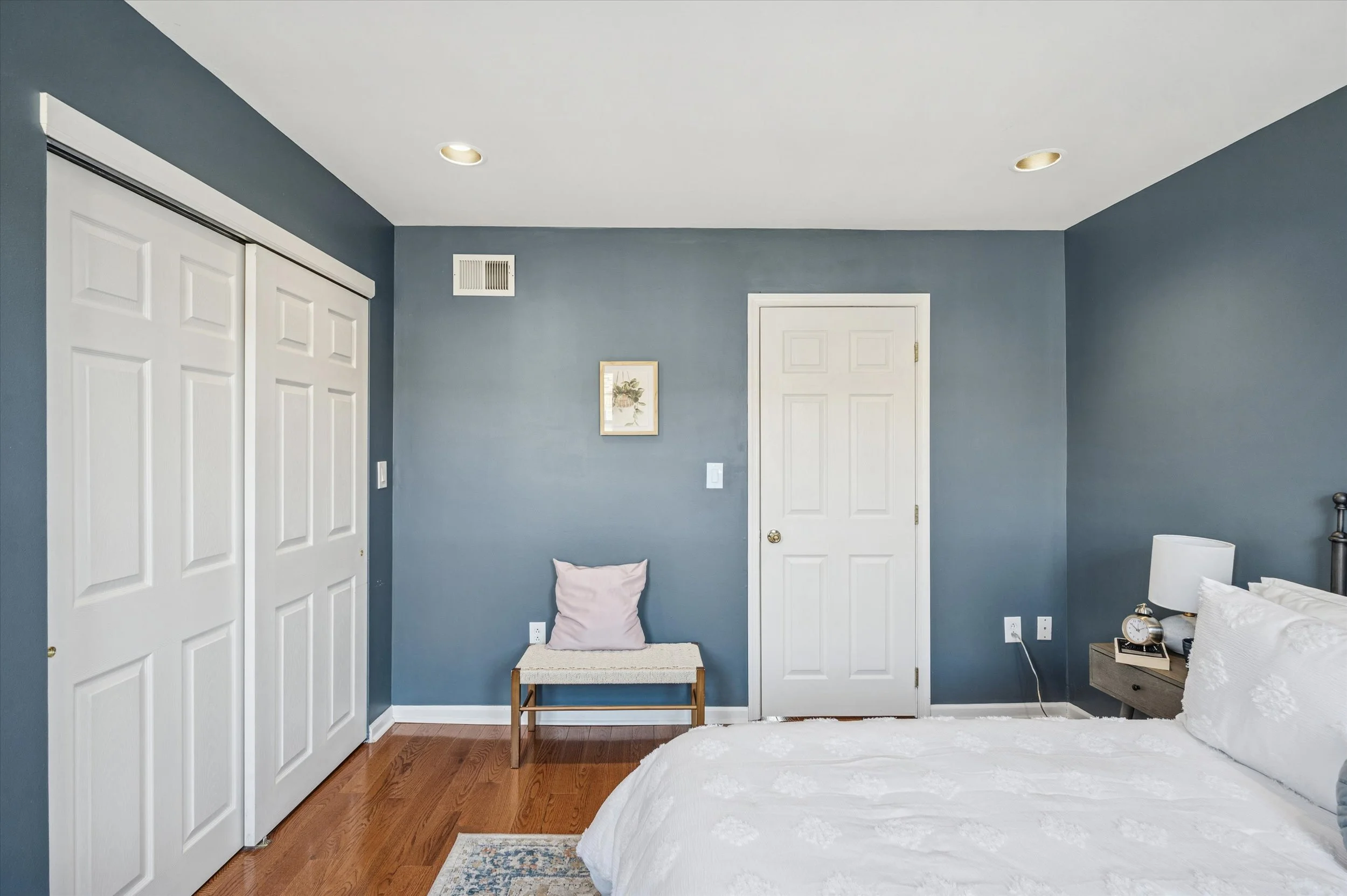 32-1913 S Iseminger St_32.jpg