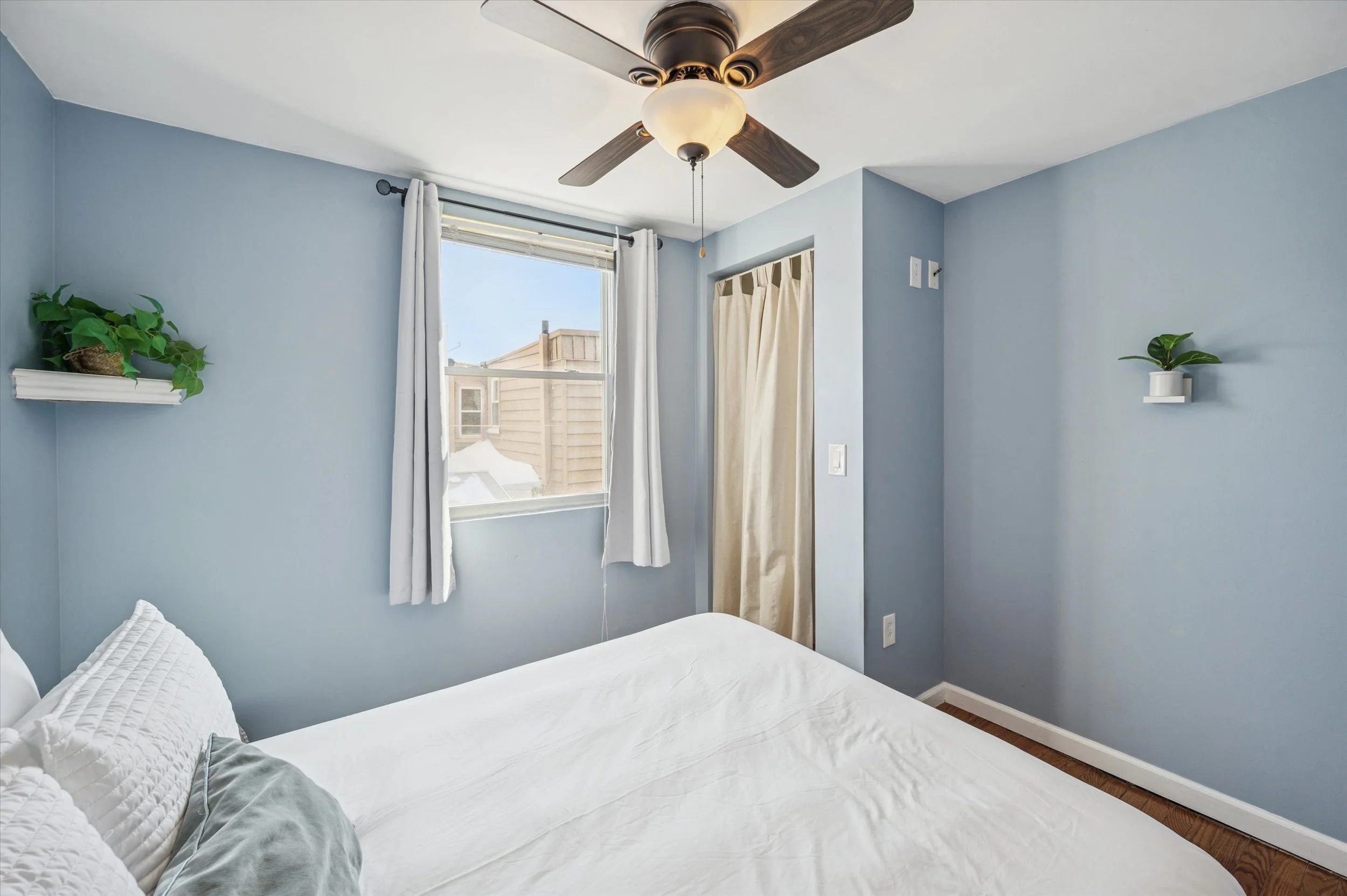 24-1913 S Iseminger St_24.jpg