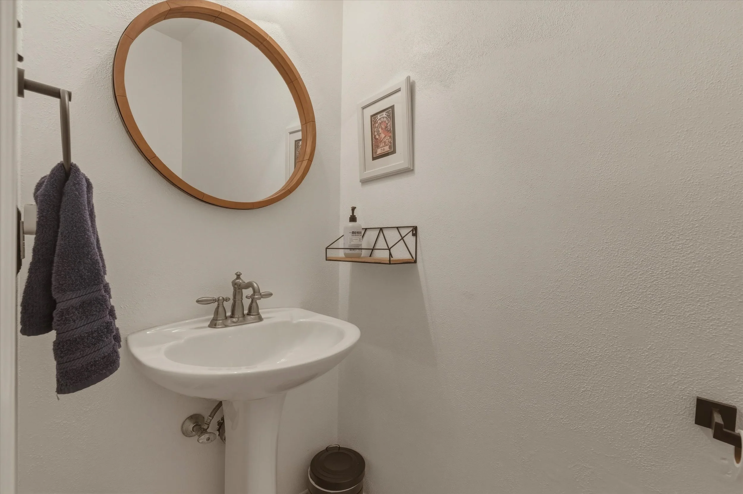 10-102 Campbell Dr_10.jpg