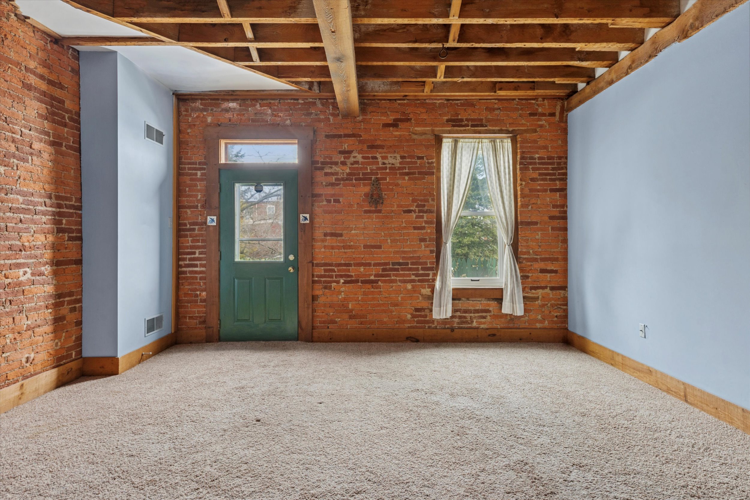 34-409 Lancaster Ave_34.jpg