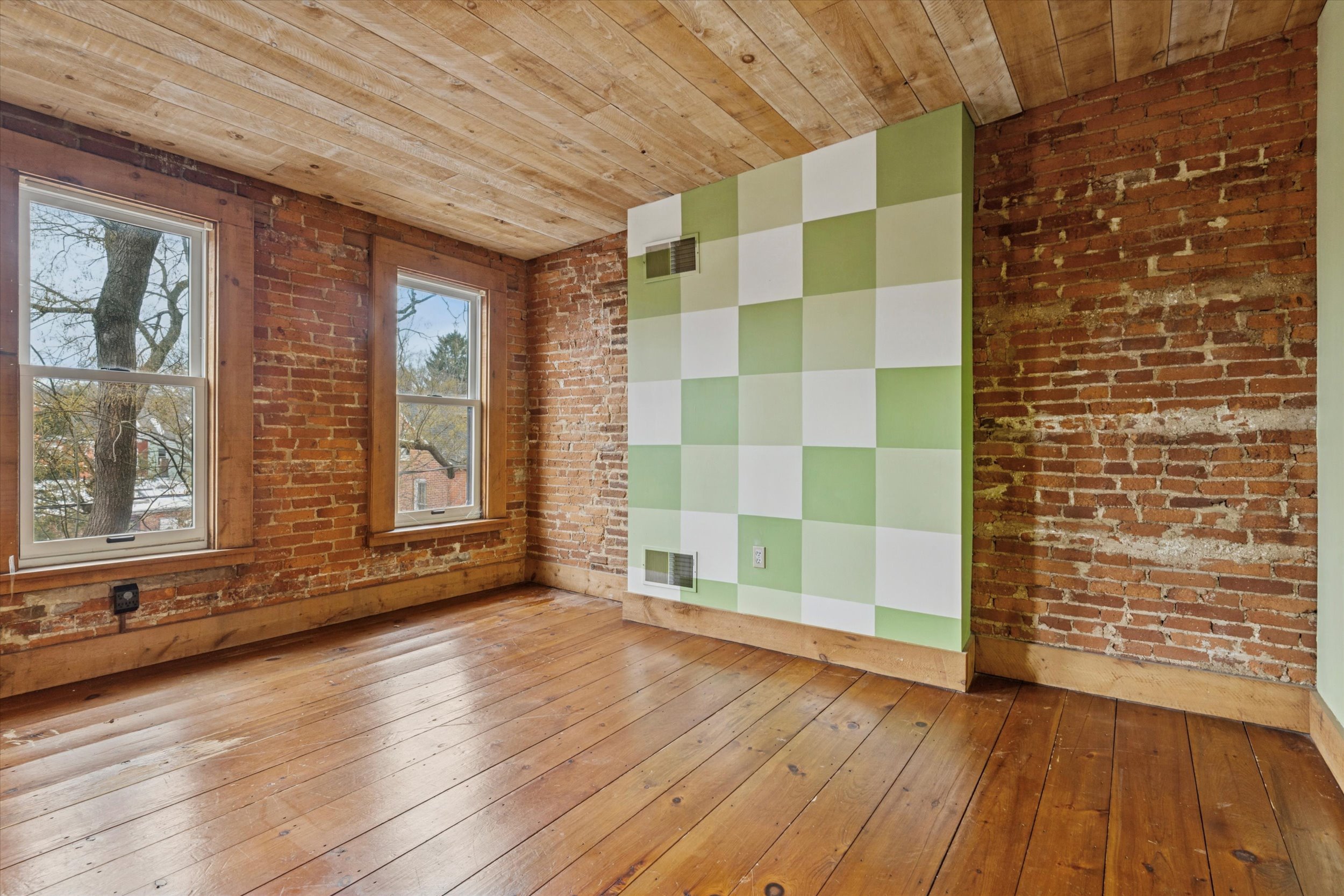 44-409 Lancaster Ave_44.jpg