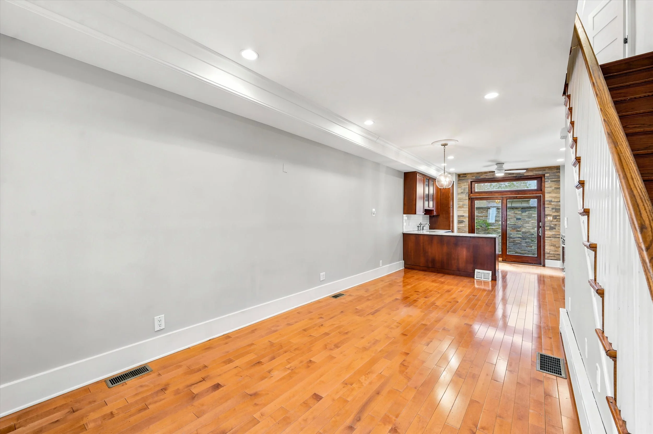 03-760 S 6th St_03.jpg