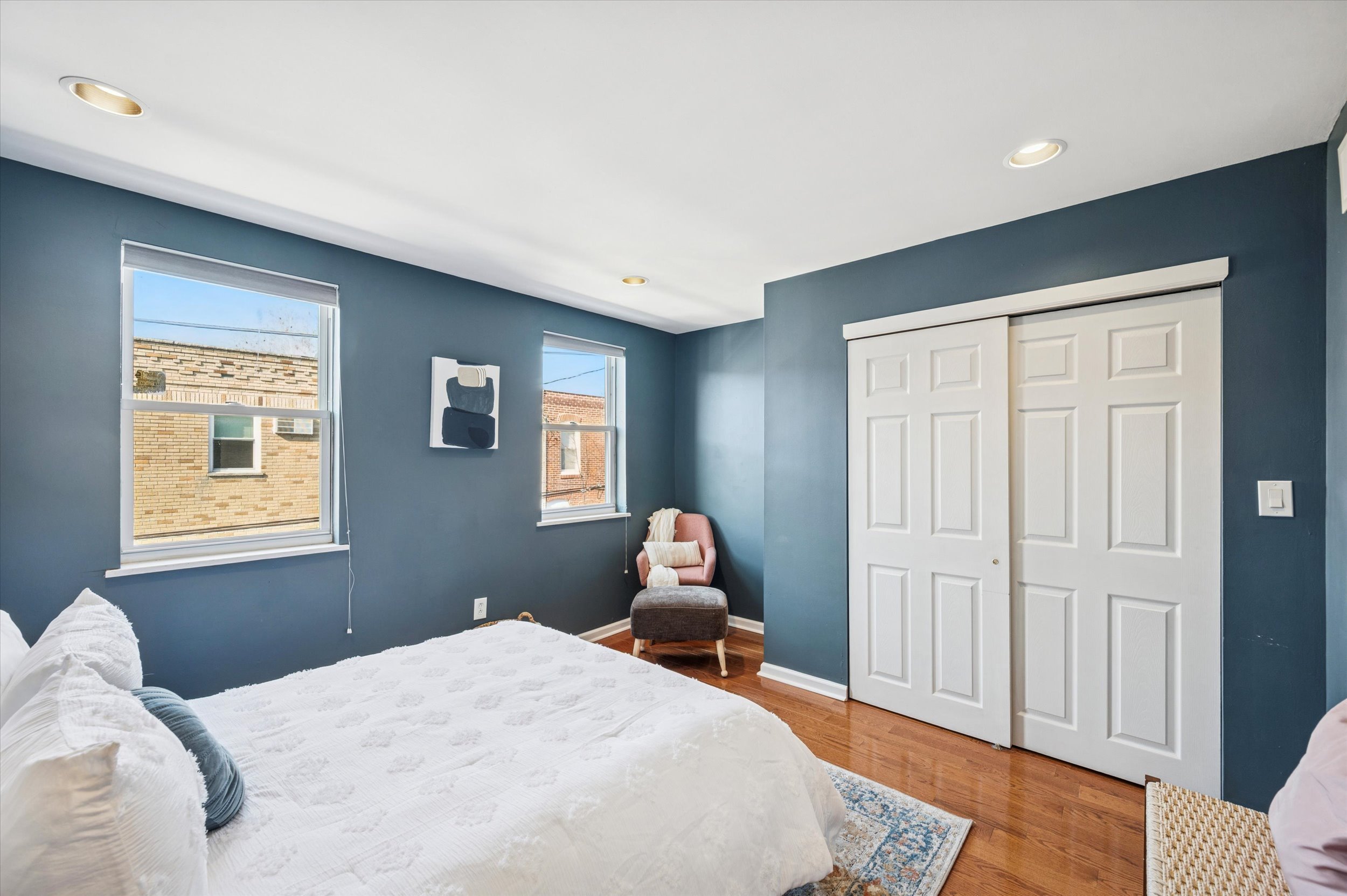 28-1913 S Iseminger St_28.jpg