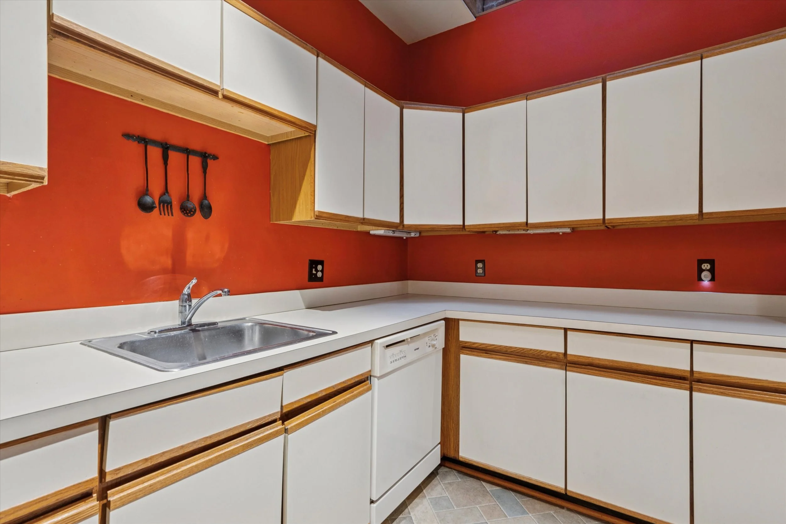 13-409 Lancaster Ave_13.jpg