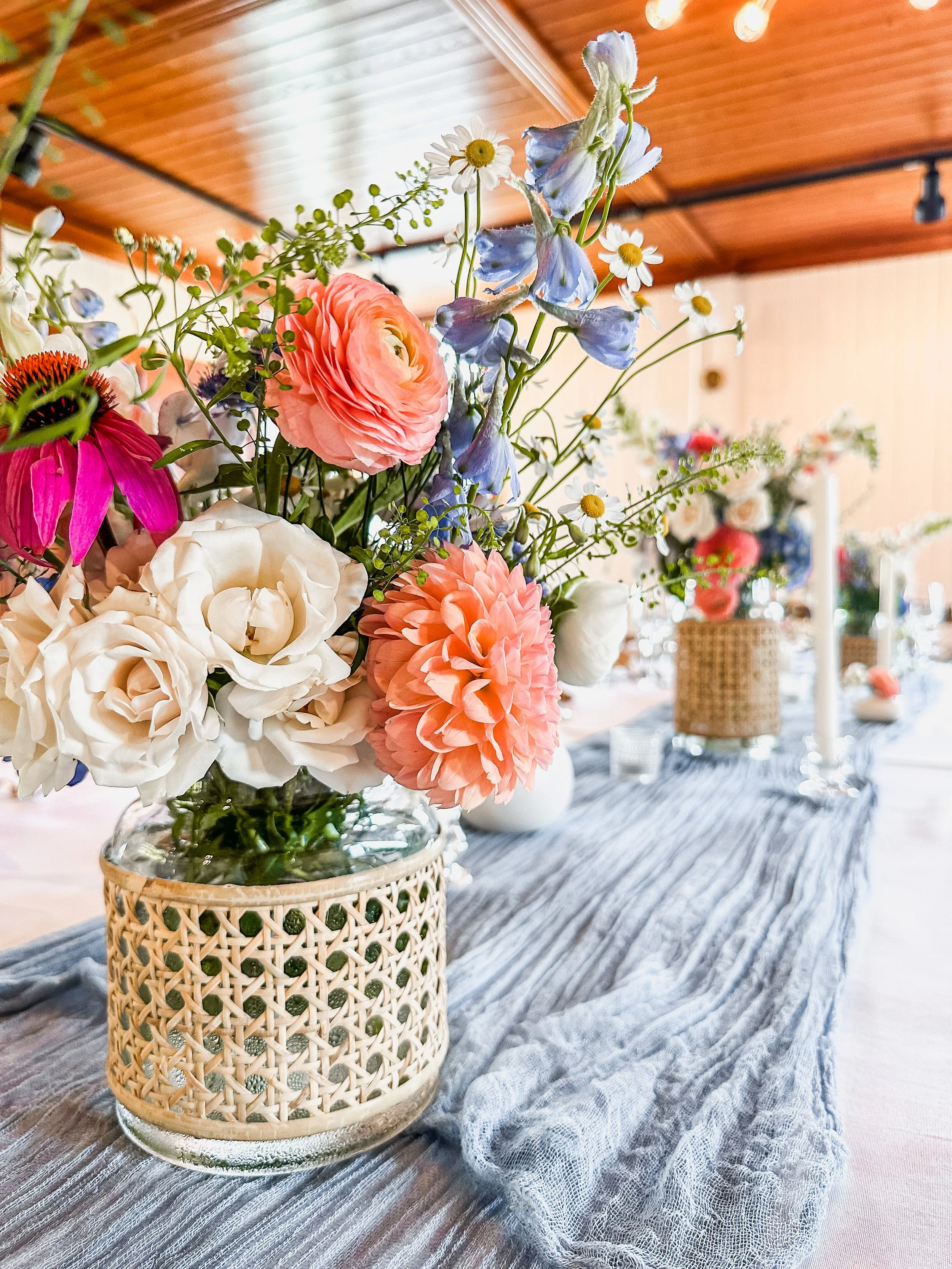 Long Table colorful Flowers