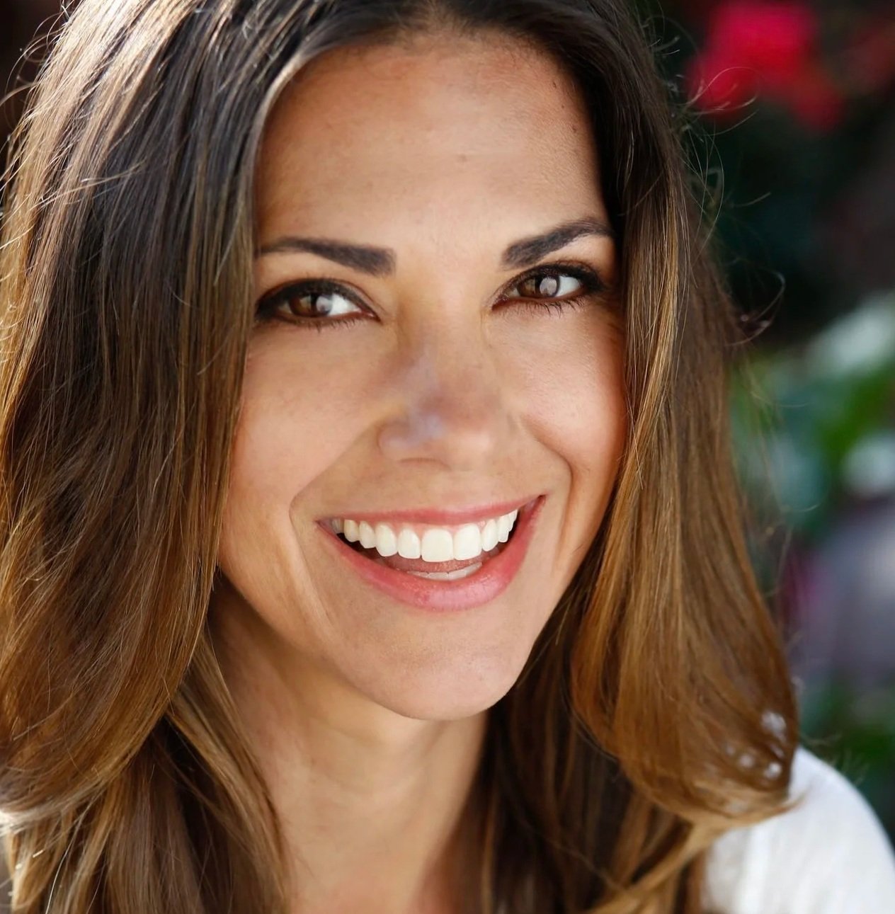 Lindsay Canton, Board Member. Mother, dancer, adventurer seeker, and consciousness explorer. Loyola Marymount University and Stanford University. 