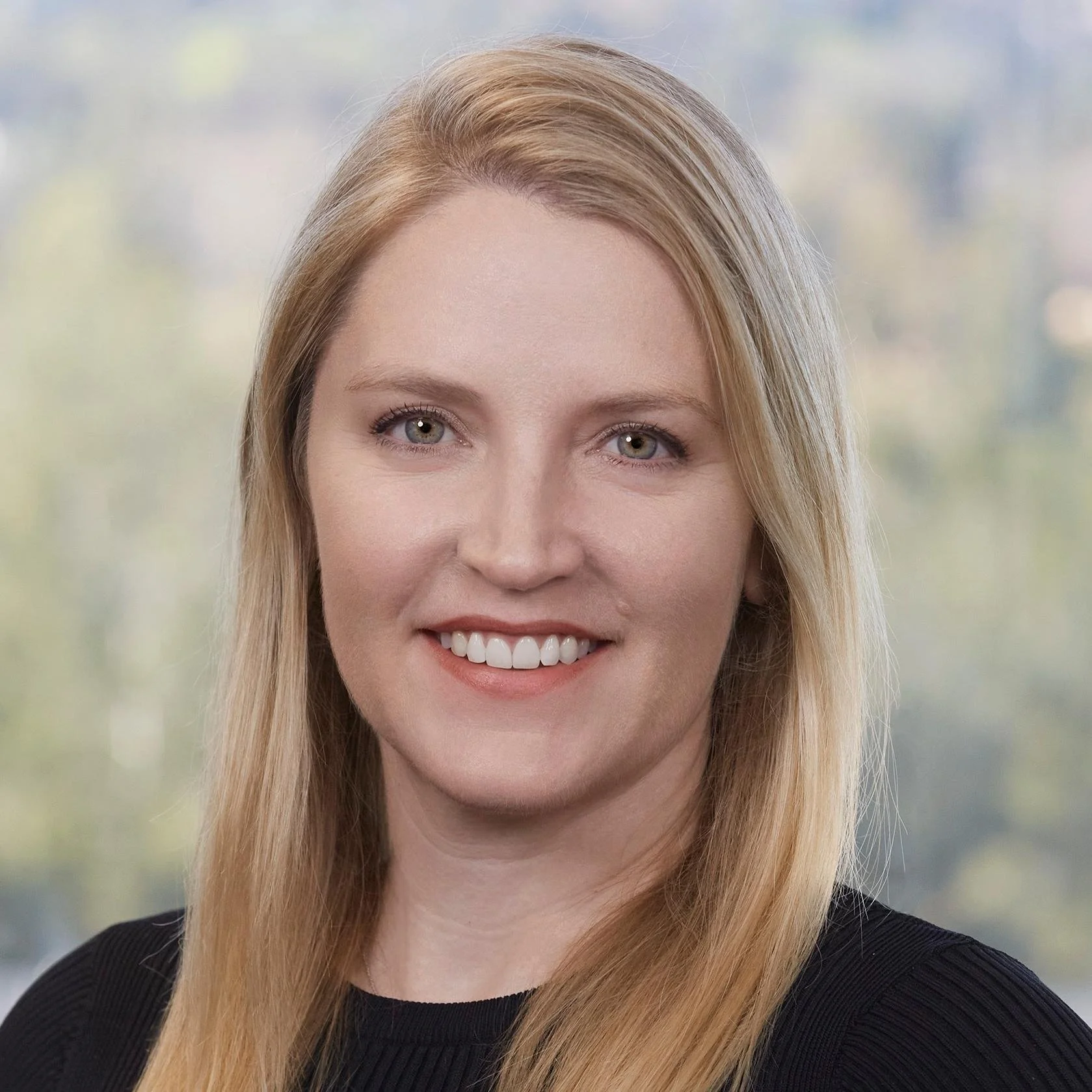 SHANNON ERDMANN - 
Apollo Global Management executive with extensive experience in structured finance, investment management, and portfolio strategy.