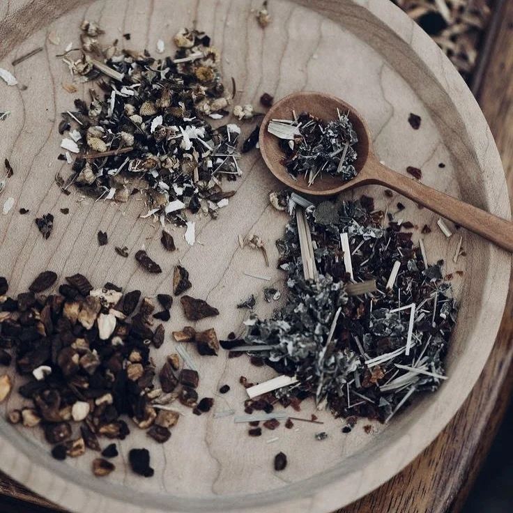 It all starts with nature. An herbal tea rinse can calm your scalp, strengthen your strands, and bring out that natural shine. Add this simple step with big benefits&mdash;because your hair deserves a little love.

*An herbal tea rinse is included in