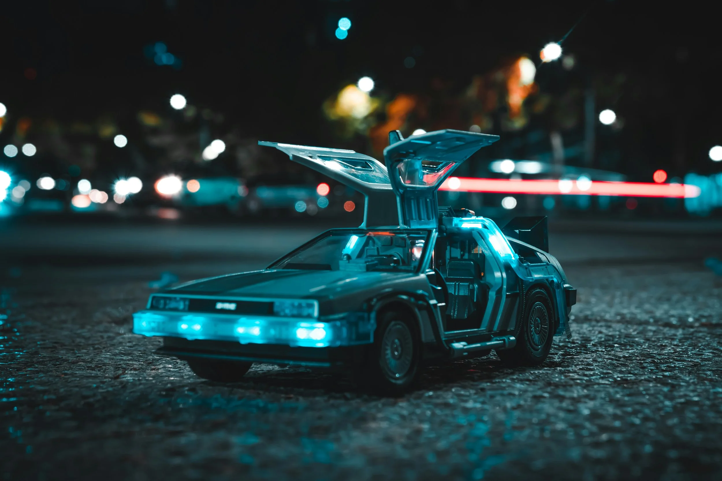 The time machine from the film, "Back to the Future", used for the origin story of the manicure in Atelier Anaiis' blog.