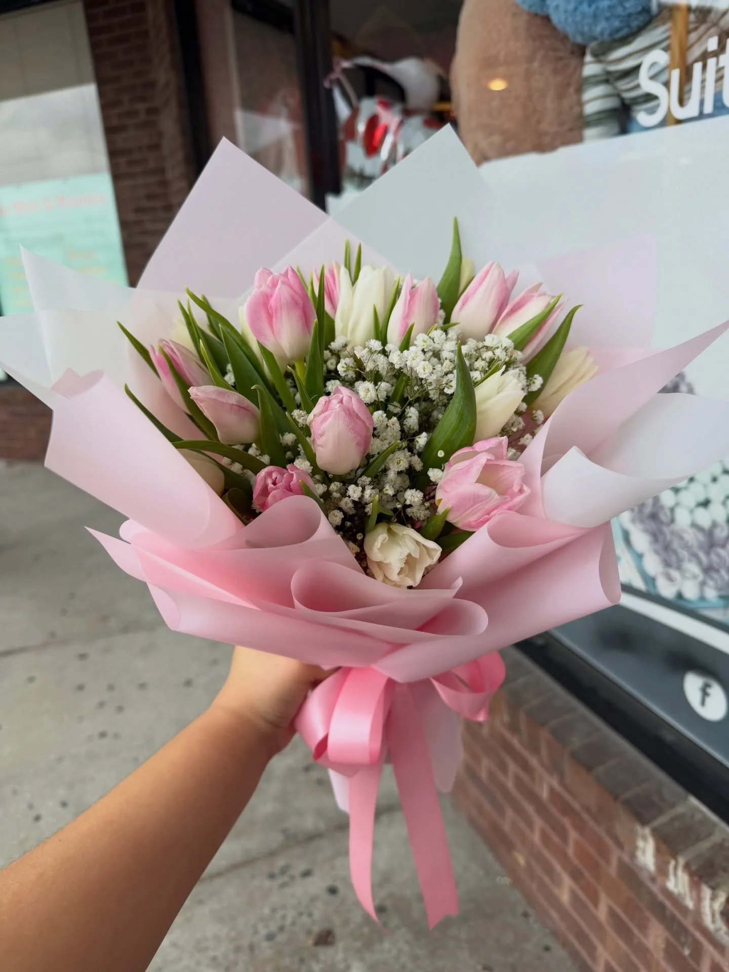 Tulip bouquet 🌷 
#louisvilleflorist #tulipbouquet #ramodetulipanes #explorpage