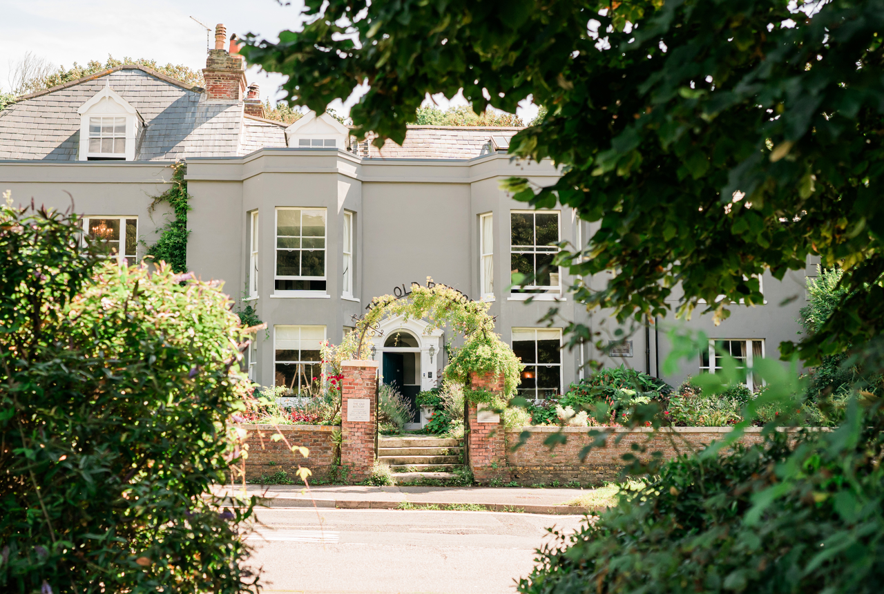 Exterior LR .png