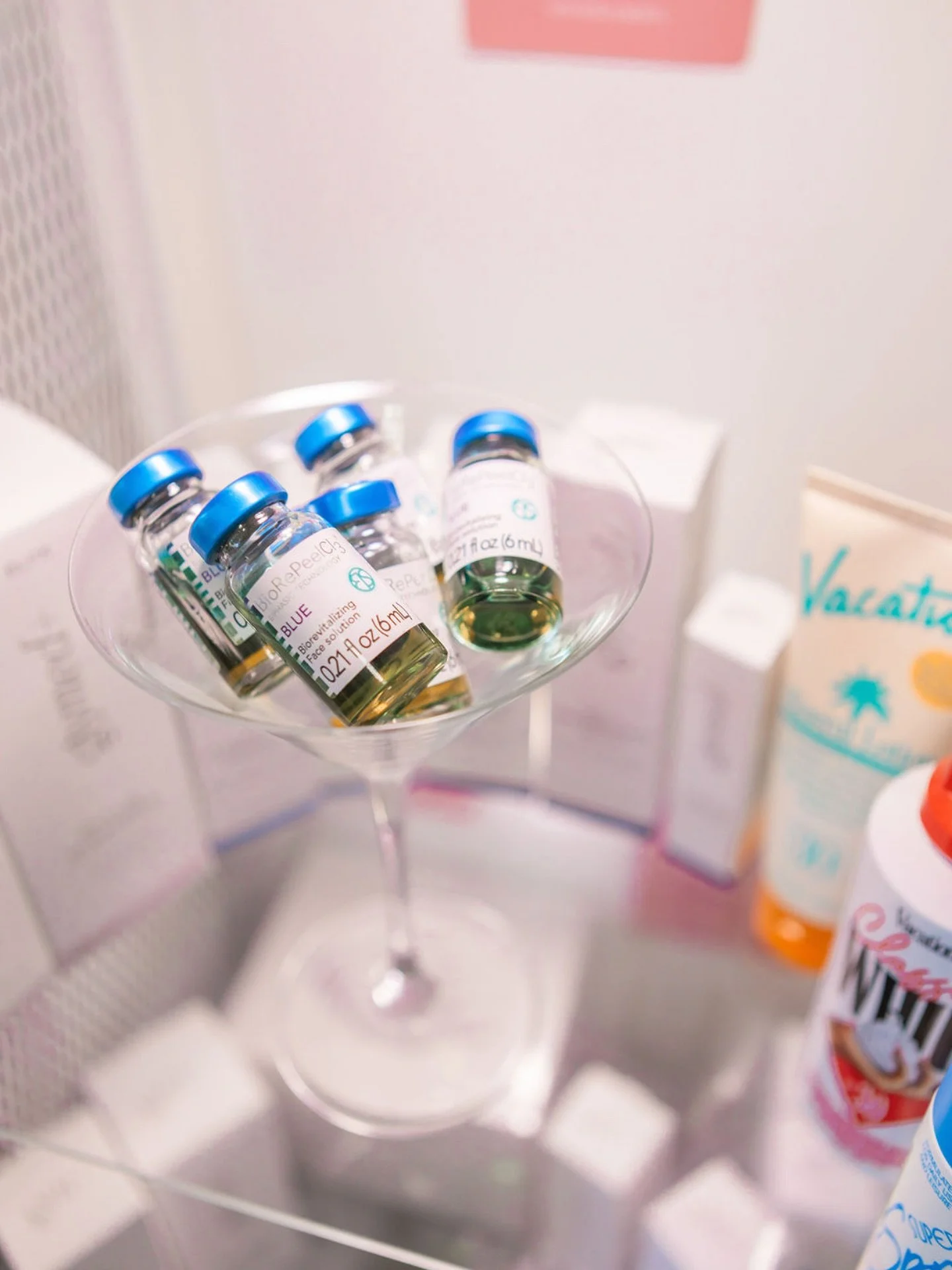 ☀️ Summer may be over, but your skin still remembers it… and that’s where peel season comes in! 🍂 Truth is, every season is peel season with the BioRePeel, but fall is the perfect time to start tackling that leftover summer pigmentation