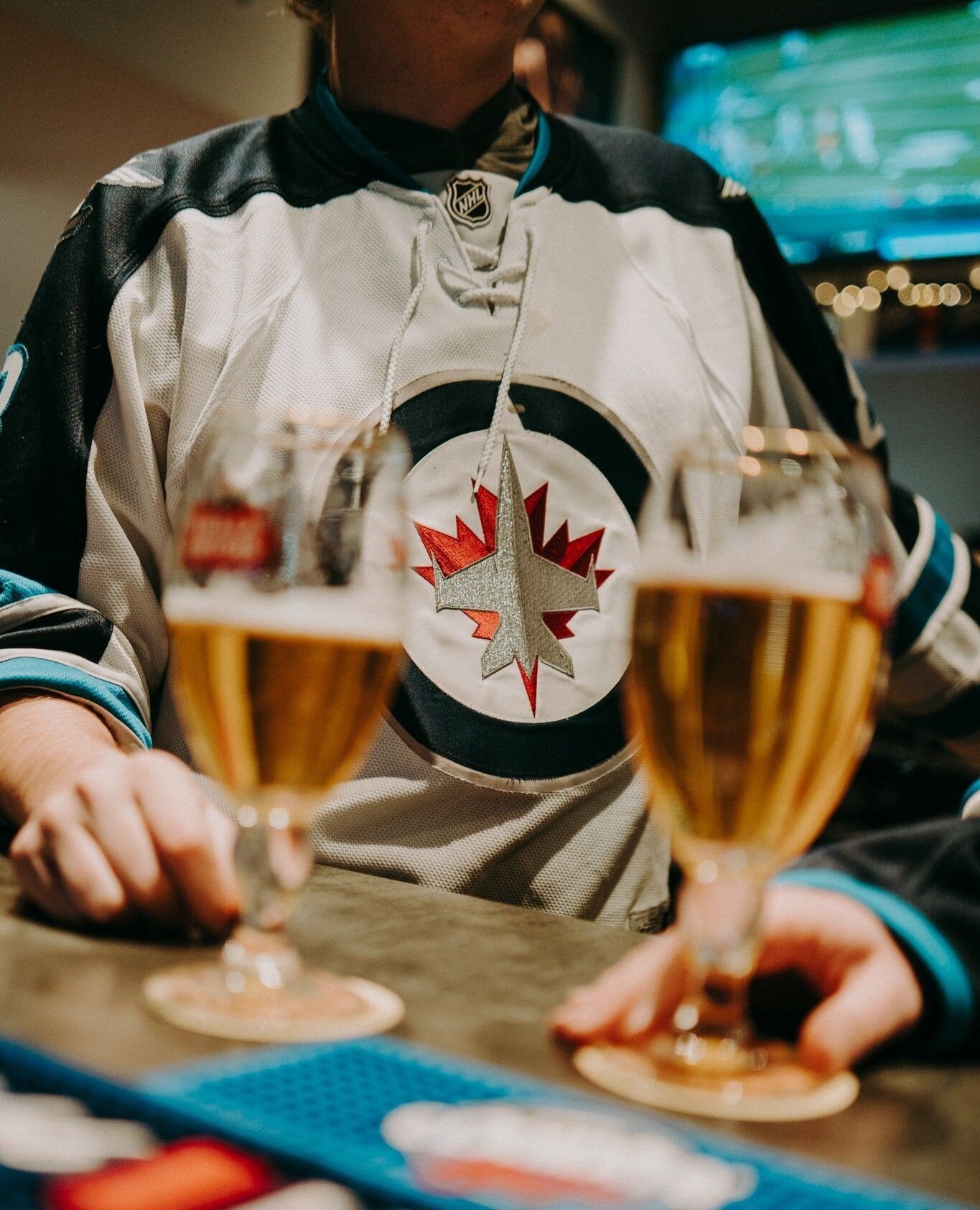 GIVEAWAY ALERT! 🚨Tonight we're giving away two tickets for next Tuesday's Jets game! 🏒🎫 ⁠
⁠
Come down to Pregame tonight at 6pm and drink Michelob on special to enter for TWO TICKETS to see the Winnipeg Jets face the Oilers on the 26th 🔥⁠
⁠
Draw 