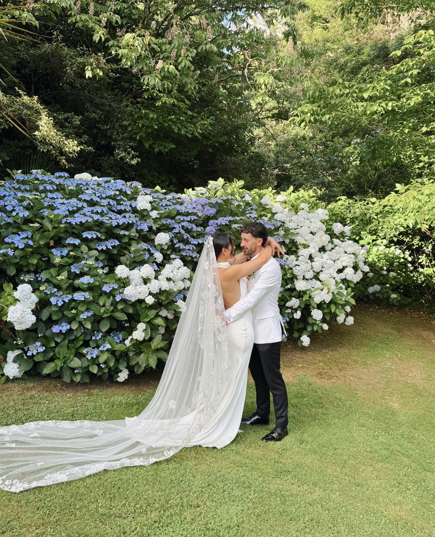 J&amp;T captured at Bridgewater Estate 🤍⁠
⁠
⁠
⁠
⁠
#sociallover #sociallovernz #social #lover #contentcreator #weddingcontentcreator #weddingcontent #contentcreatornz #lofi #aesthetic #loficontent #bts #weddingplanning #realwedding #married #groom #e