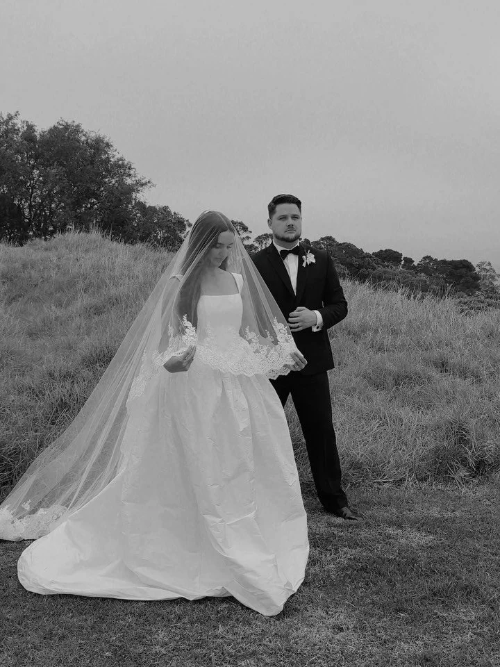 Jenna &amp; Brendan 🖤

bride @jenna_m_morris | groom @brendan.ginnever | venue @mantells_ | makeup/hair @penton.andco | dress @brooketysonritual florals @floralstylistco | celebrant @webtaniwha | stationery (printing) @numbernine.design | entertainm