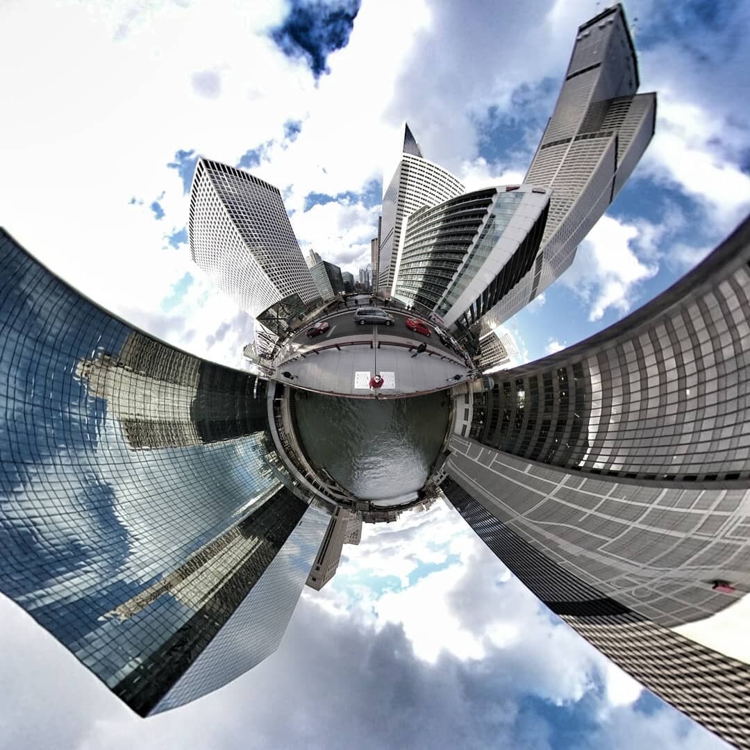 #chicago #chicagoriver #commute #willistower #searstower #tinyplant #littleplanet #360photography #insta360onex #insta360