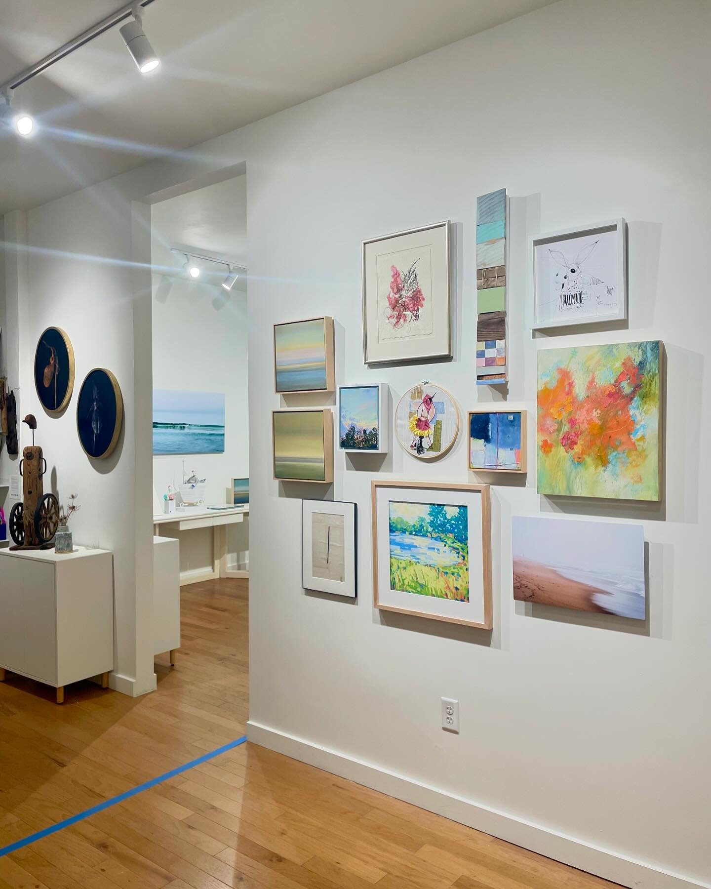 Well another busy Sunday breaking down and installing our Holiday show with around 24 artists (last count). with the heavy work done it&rsquo;s onto the finer details!

Hope you can join us at the holiday stroll Wednesday Dec 4. We will probably also