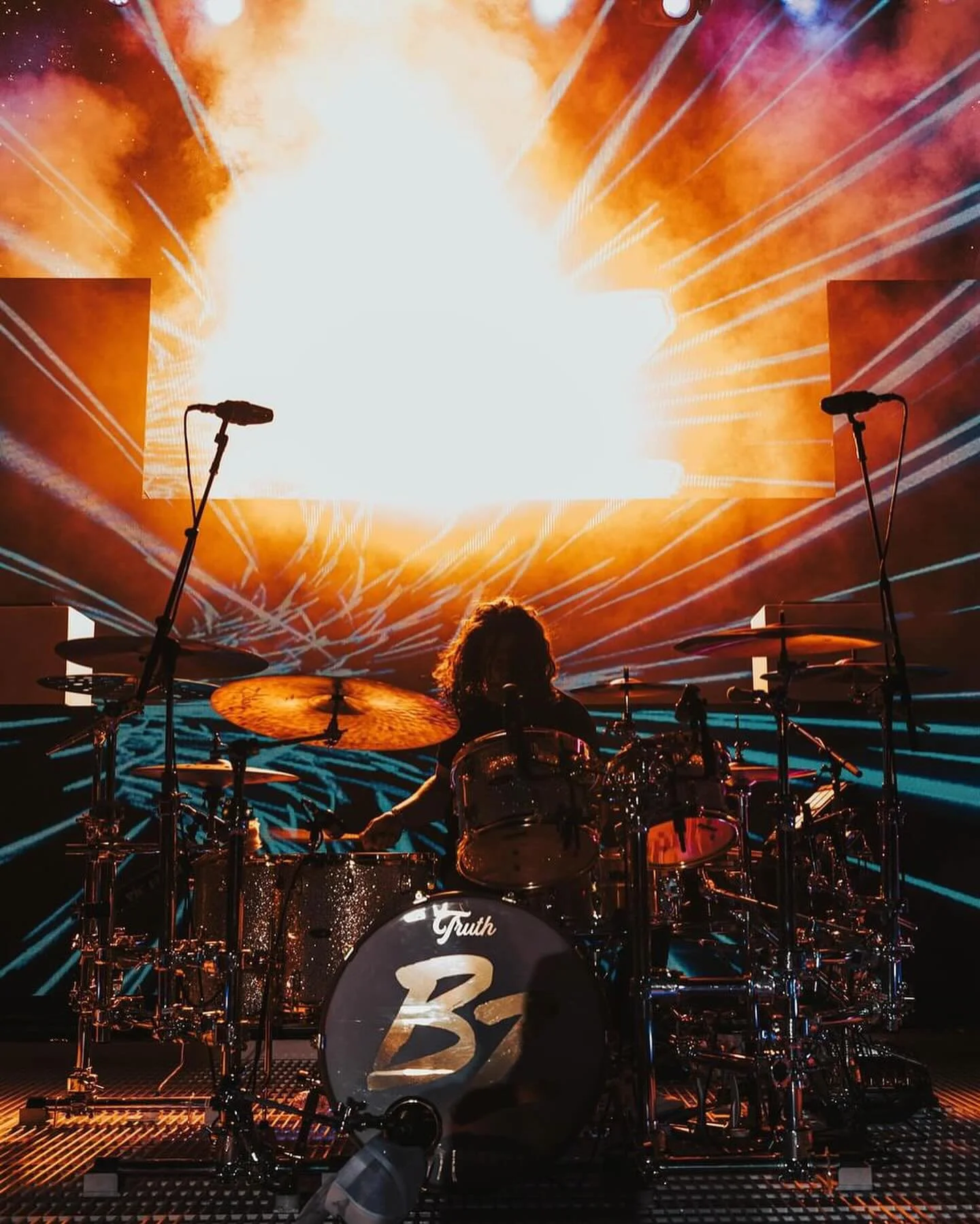 @maxjmillerdrums on tour with @bailey.zimmerman. Make sure to look out for them coming through your town this summer, they put on an amazing live show! #truthcustomdrums #newtocountry