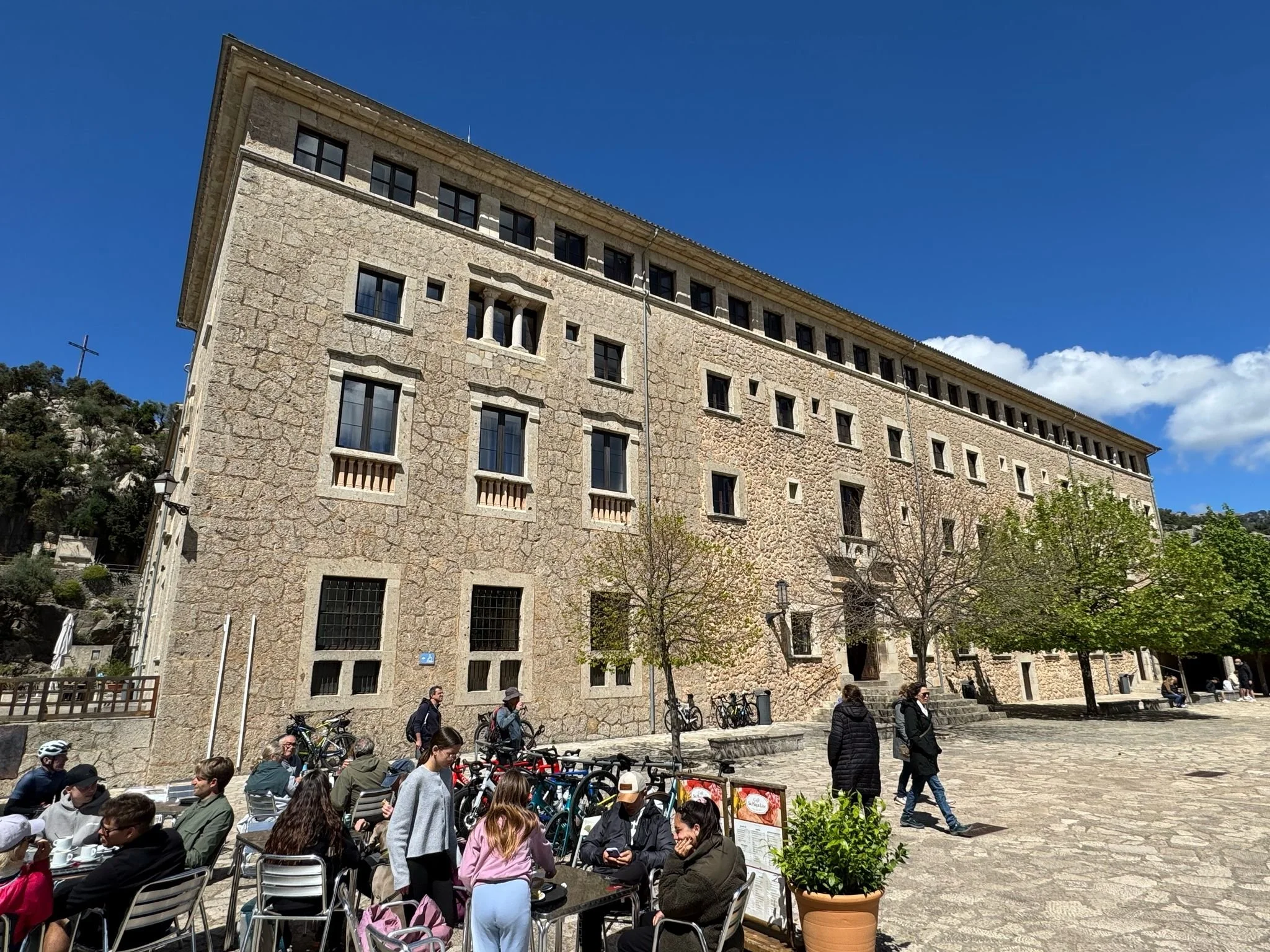 WhatsApp Image 2025-04-17 at 10.42.35_f6d9ef41.jpg