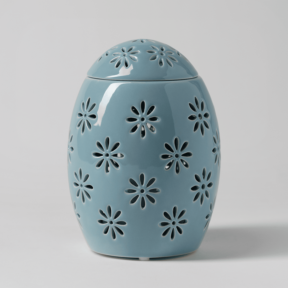 Unlit Easter Garden – Blue Scentsy Warmer showing pastel blue ceramic with floral detailing