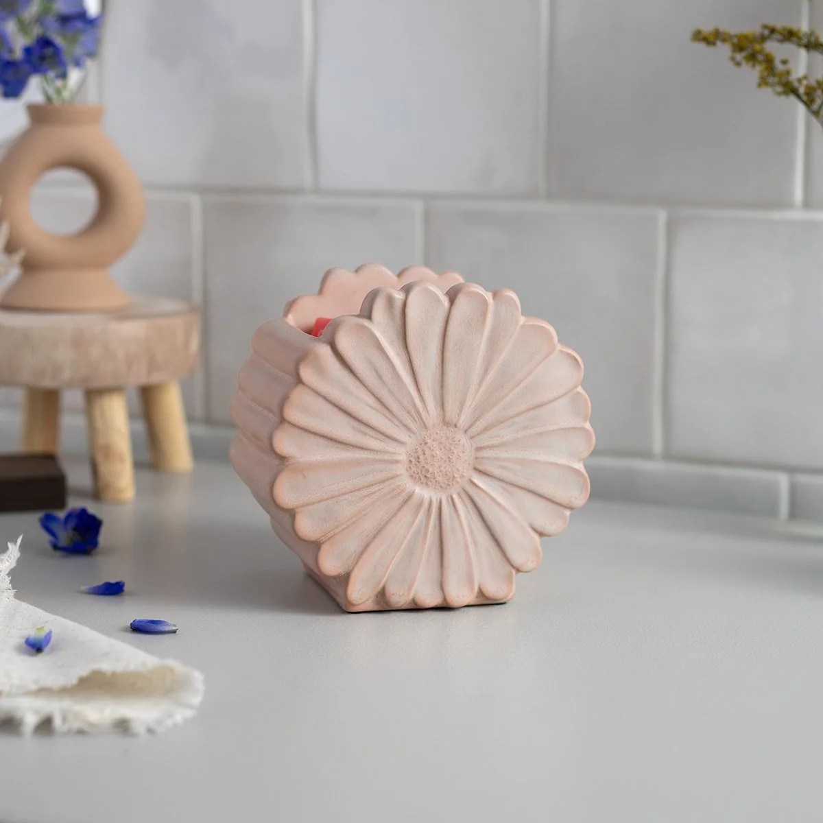 Daisy Scentsy Warmer styled in a bright, spring-inspired home setting