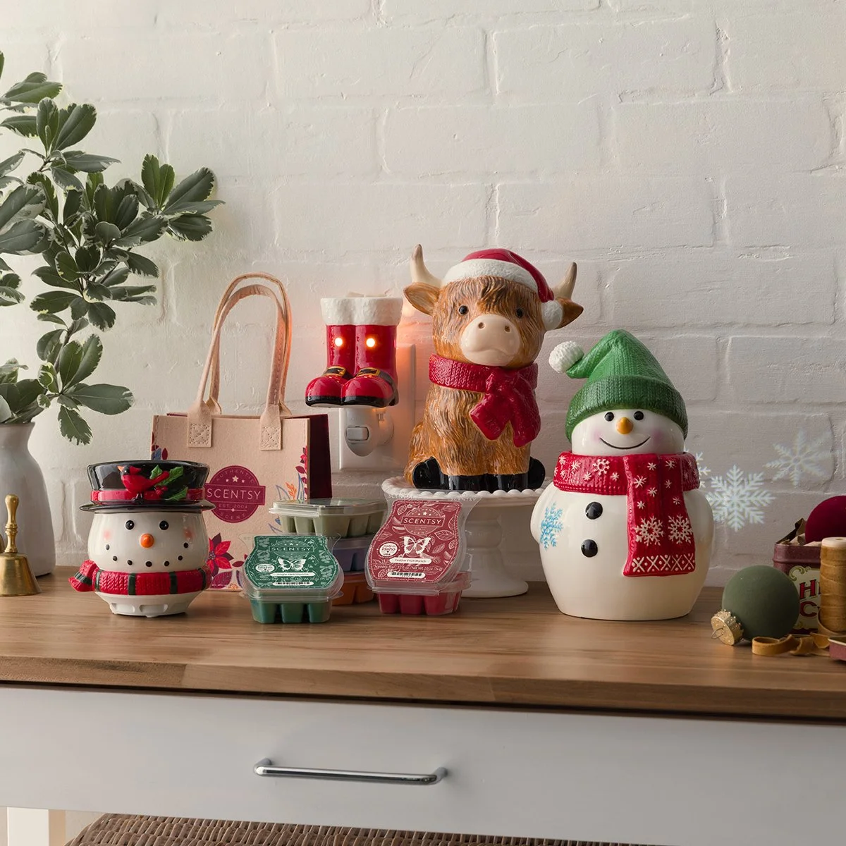 1200x1200-2025-Holiday-Collection-R1.jpg