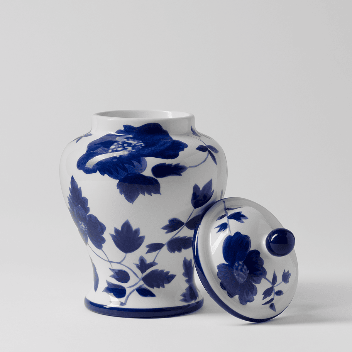 Classic style Indigo Ginger Jar Scentsy Warmer featuring a chinoiserie-inspired ceramic silhouette for timeless interiors with lid off