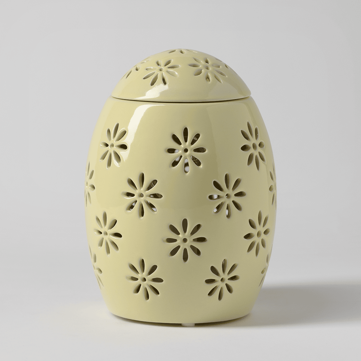 Unlit Easter Garden – Yellow Scentsy Warmer in pastel yellow ceramic with floral cutout detailing