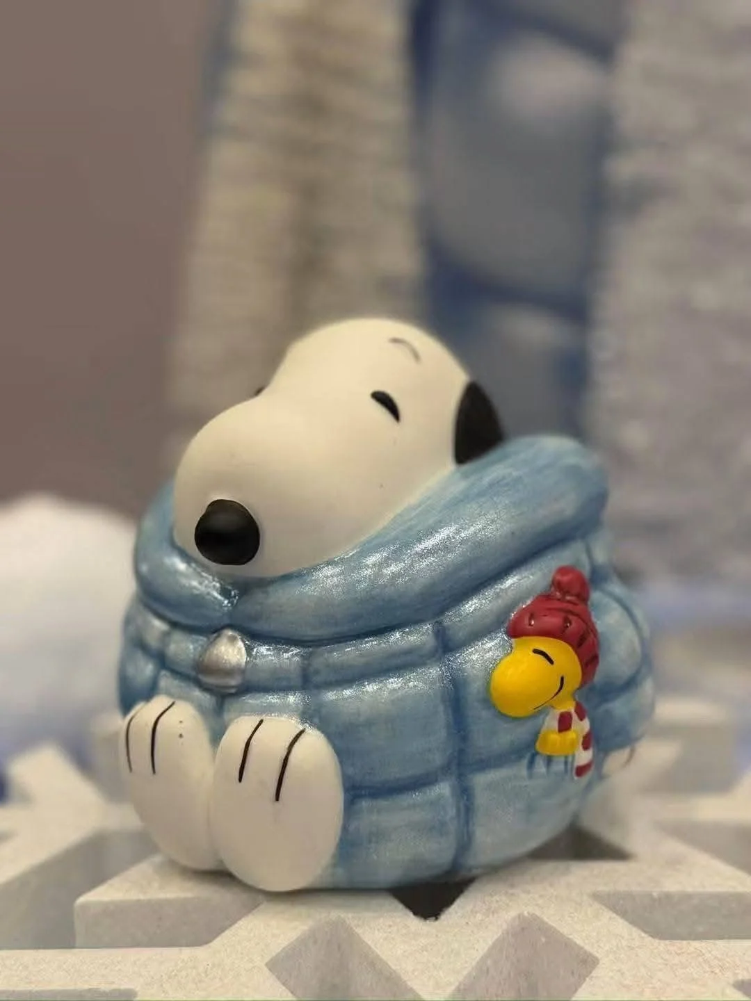 Charlie Brown holiday Scentsy Warmer featuring Charlie Brown with a decorated Christmas tree