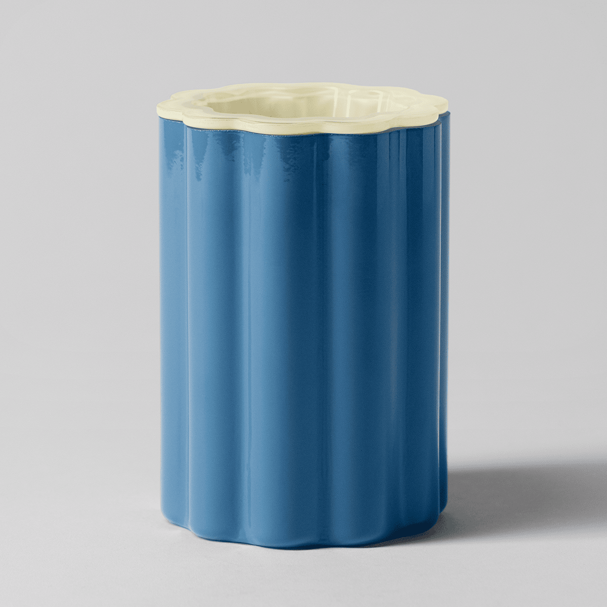 Scentsy Blue Bloomie Warmer featuring a vibrant floral design in bold blue tones for colourful home décor