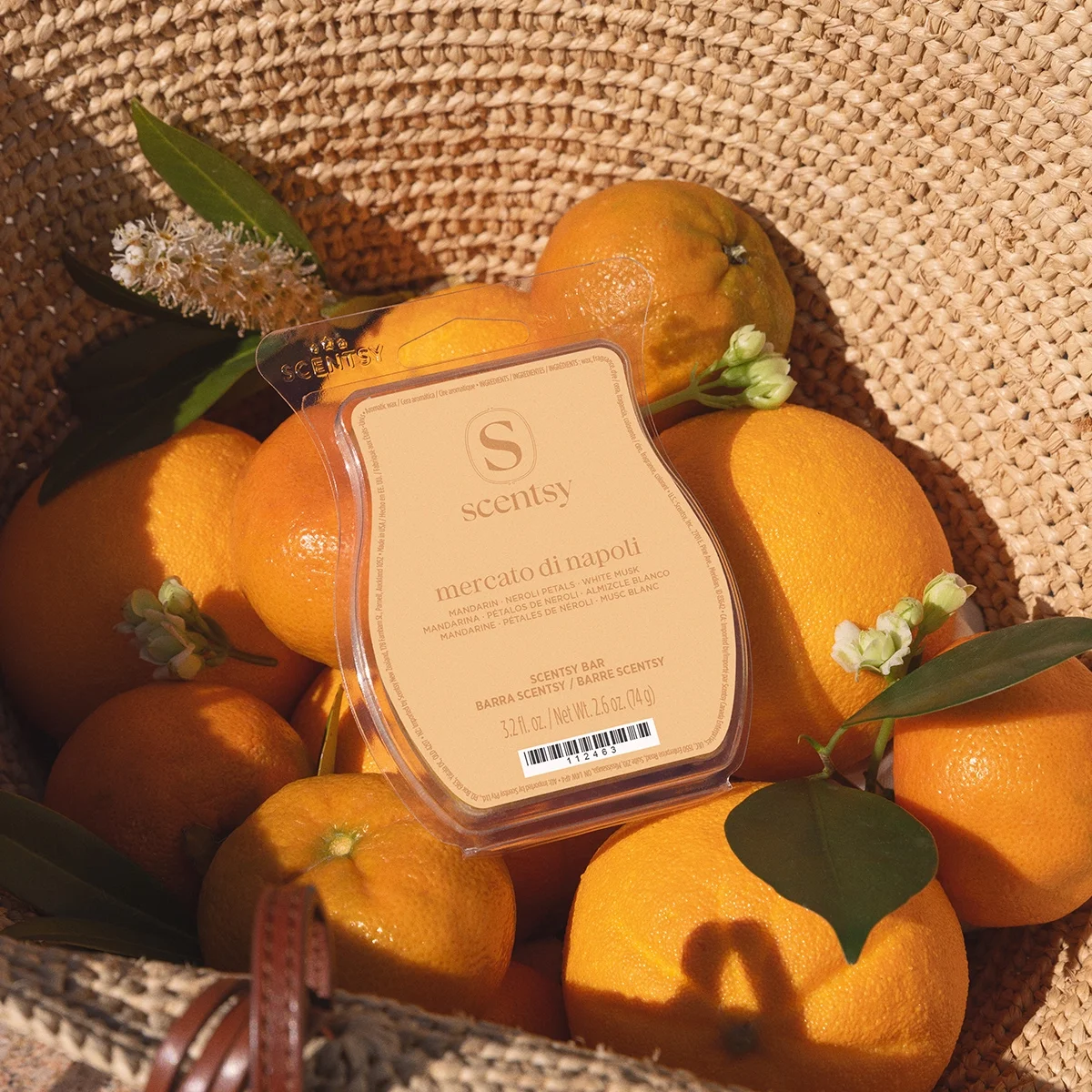 Mercato di Napoli Scentsy Wax Bar displayed among fresh mandarins and neroli blossoms, inspired by the vibrant open-air markets of Naples and its bright citrus fragrance