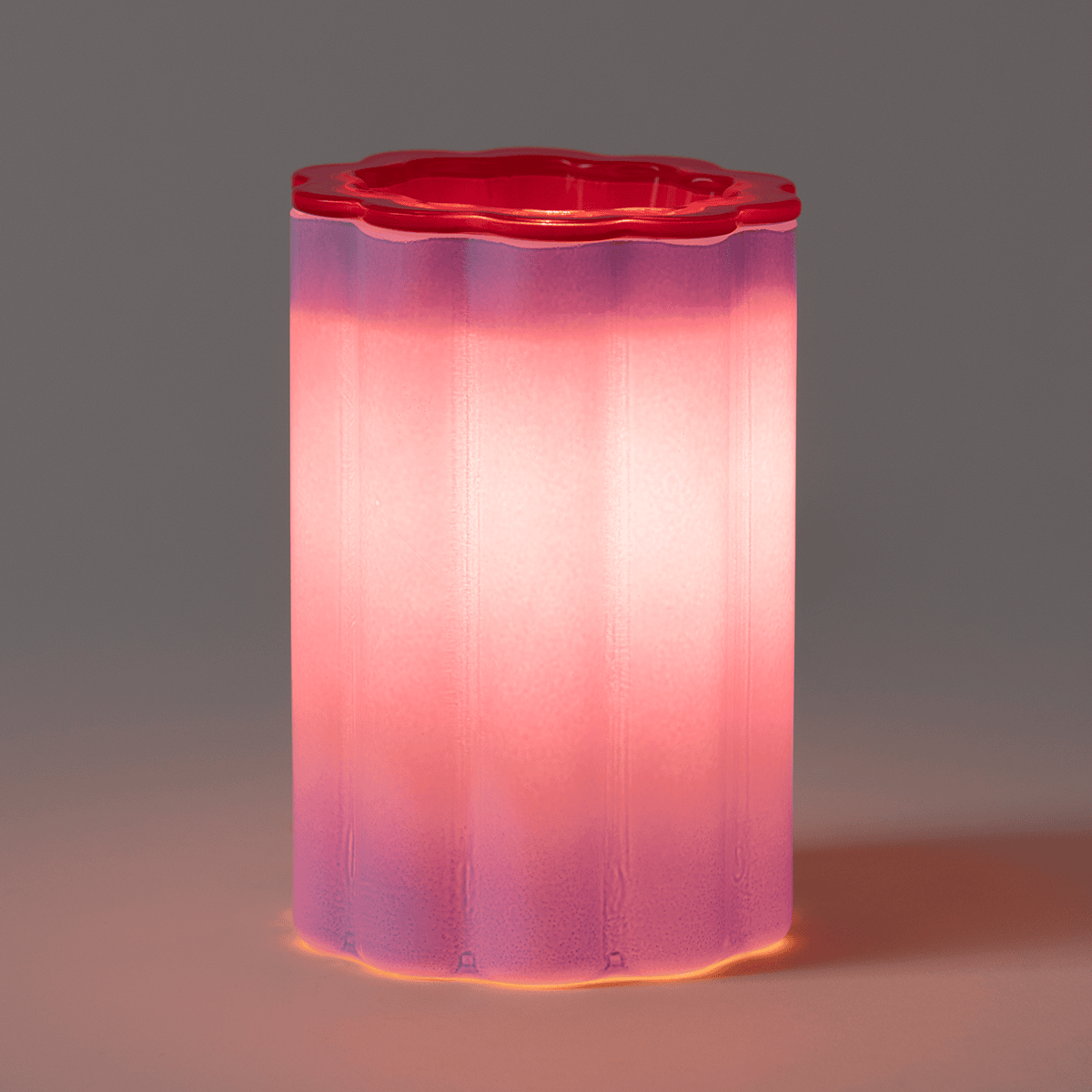 Scentsy Purple Bloomie Warmer in the Dark Glowing