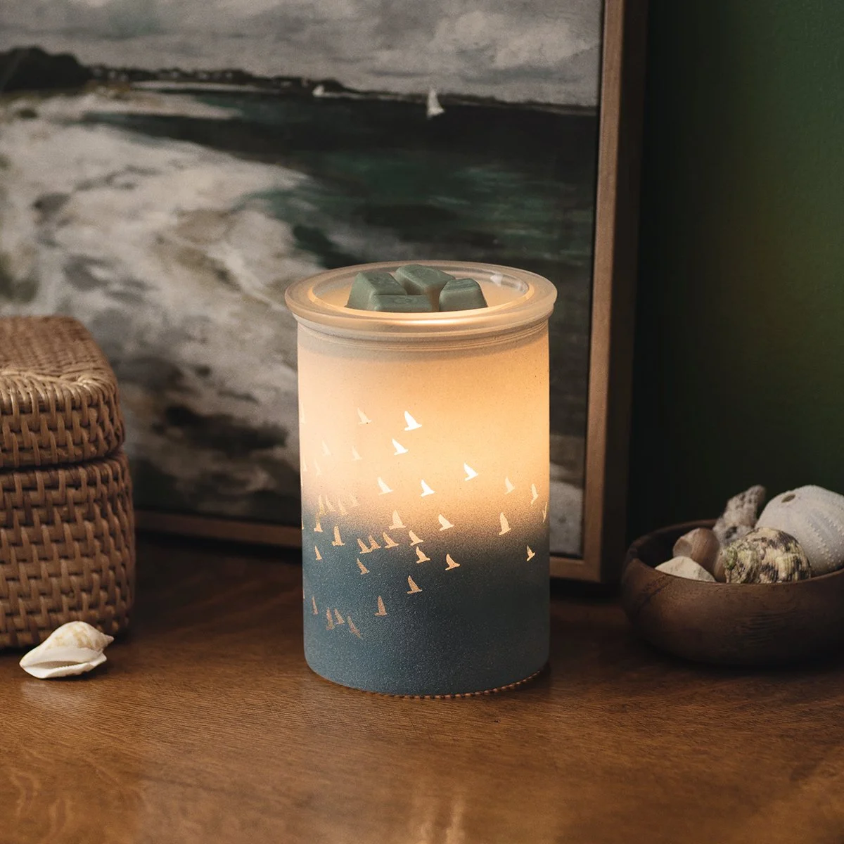 Waves and Wings Scentsy warmer featuring a frosted glass design with bird pattern accents