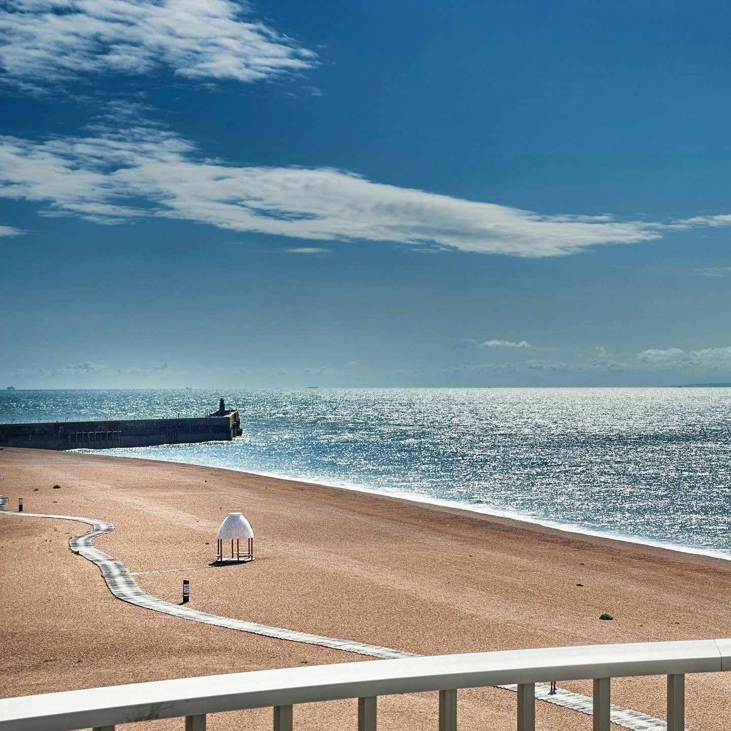 It feels like spring has finally sprung with these splendid sunny days&hellip;

&hellip;and there&rsquo;s no better place to enjoy the first rays of the year than from your own private terrace or balcony - come and stay at Shoreline with @bloom.stays