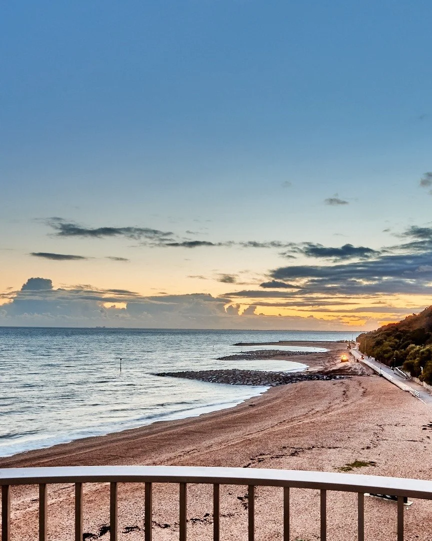 The perfect end to the day is to sit and enjoy the sunset, from your own balcony. Shoreline Folkestone has the perfect view.  Come and visit the show homes, open 7 days a week, Monday to Friday 9am to 5pm, Weekends 10am to 4pm.