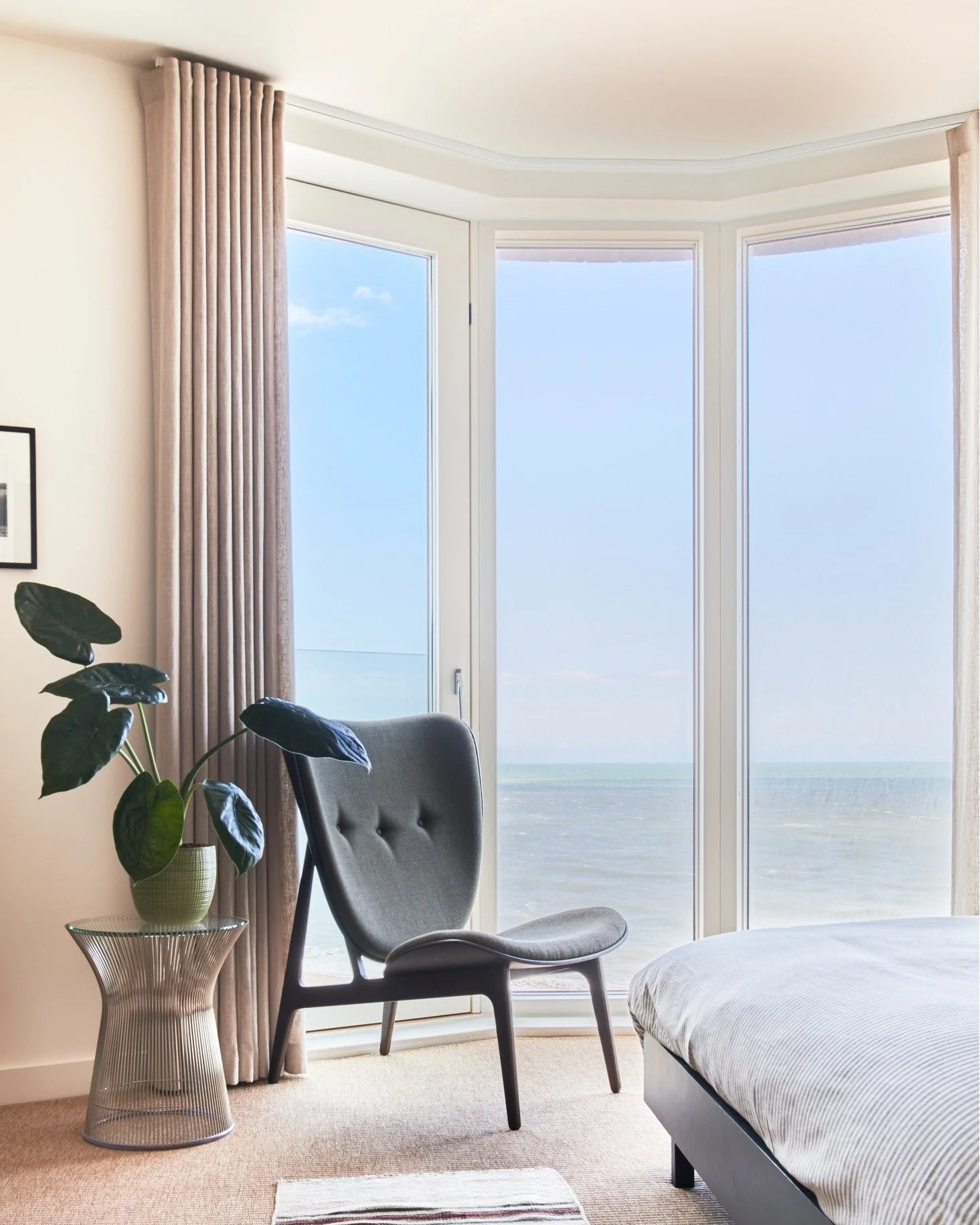 Looking for property for sale on the South Coast of England?  Shoreline Folkestone has everything you want: stunning sea views, direct beach access, and within commuting distance to London.

Book a viewing today with our sales team, open 7 days a wee
