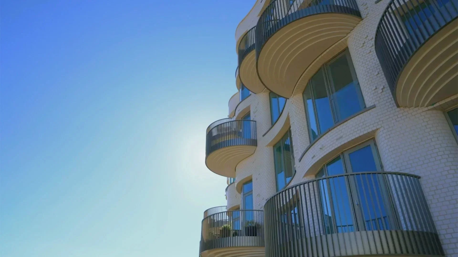 folkestone-harbour-flats-shoreline-seafront.jpg