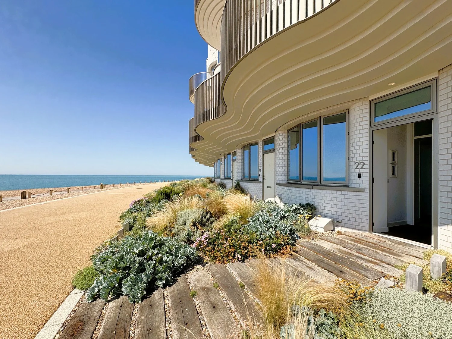 3 bed beach house_5.jpg
