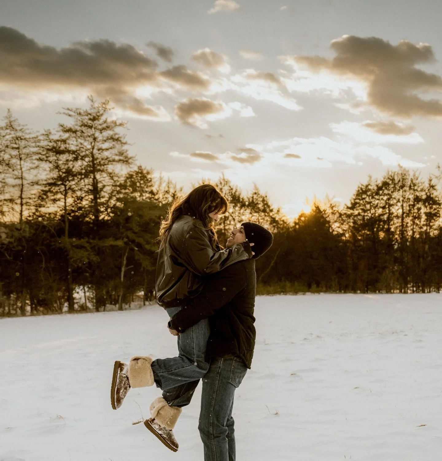 Snow week vibes over here!!!! ✨❤️

I&rsquo;ve got some openings this weekend for discounted snow sessions. Message me if you&rsquo;re down!!