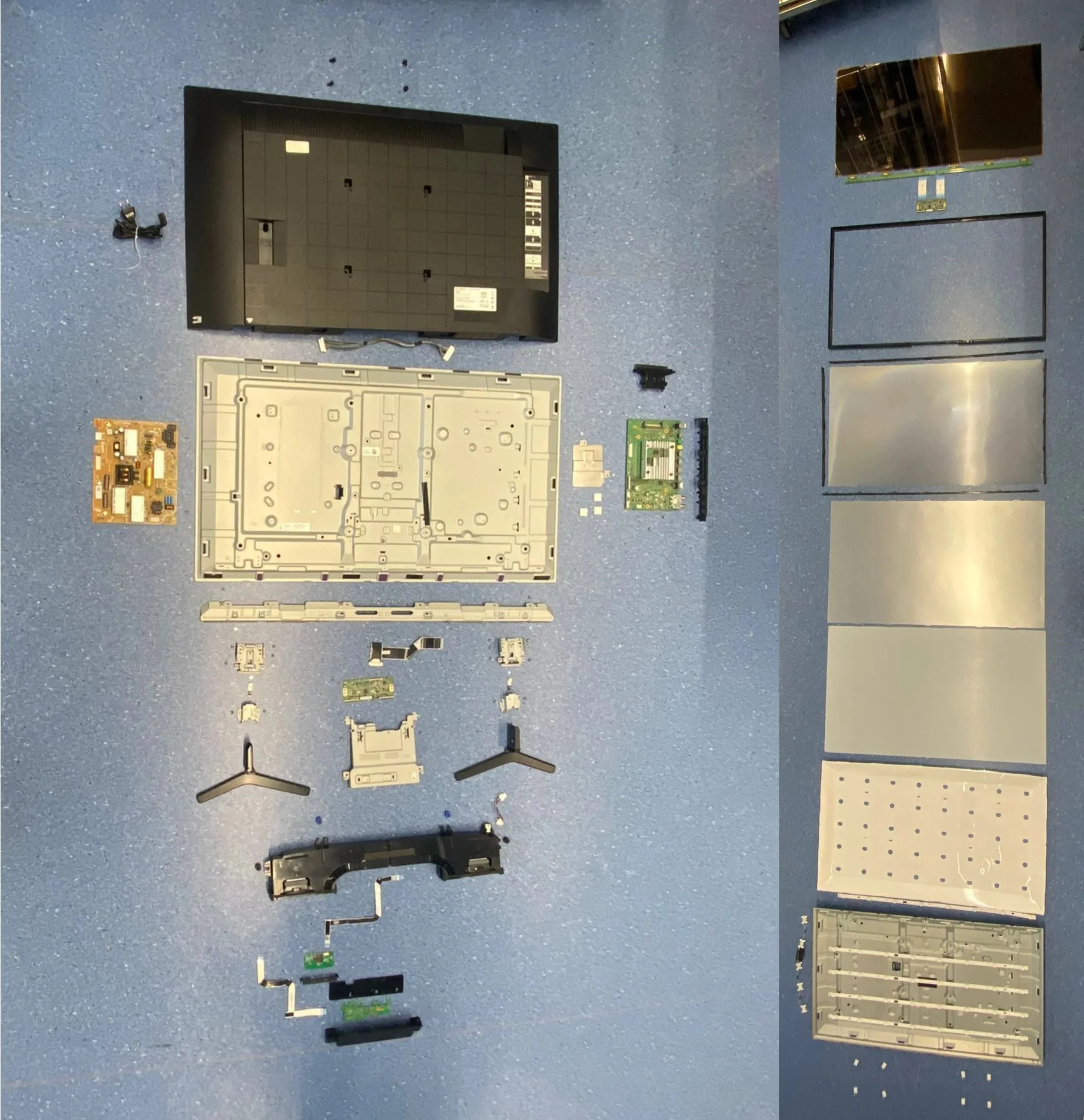 The manual disassembly resulted in the total disassembly as shown in the knolled picture.