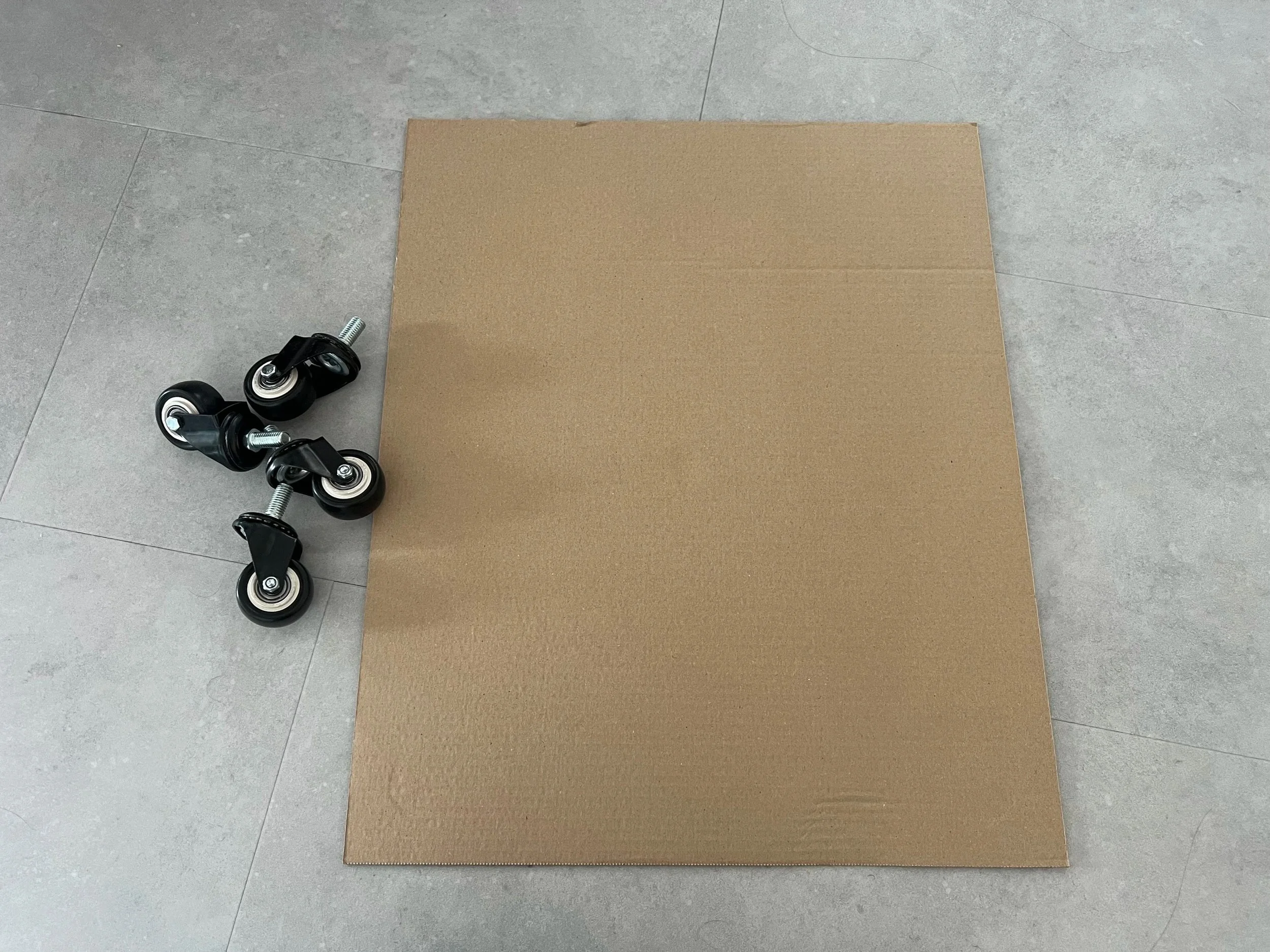 To quickly validate the robot requirements a quick prototype was created to move around the intended surroundings.