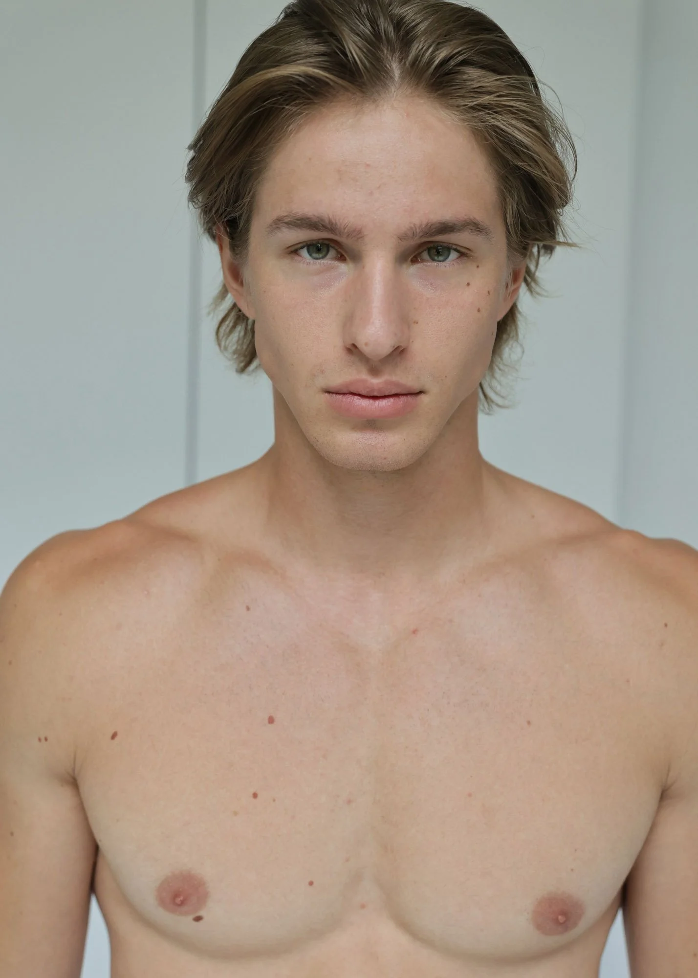 3-juraj-s-na-posielanie-exit-model-management.jpg