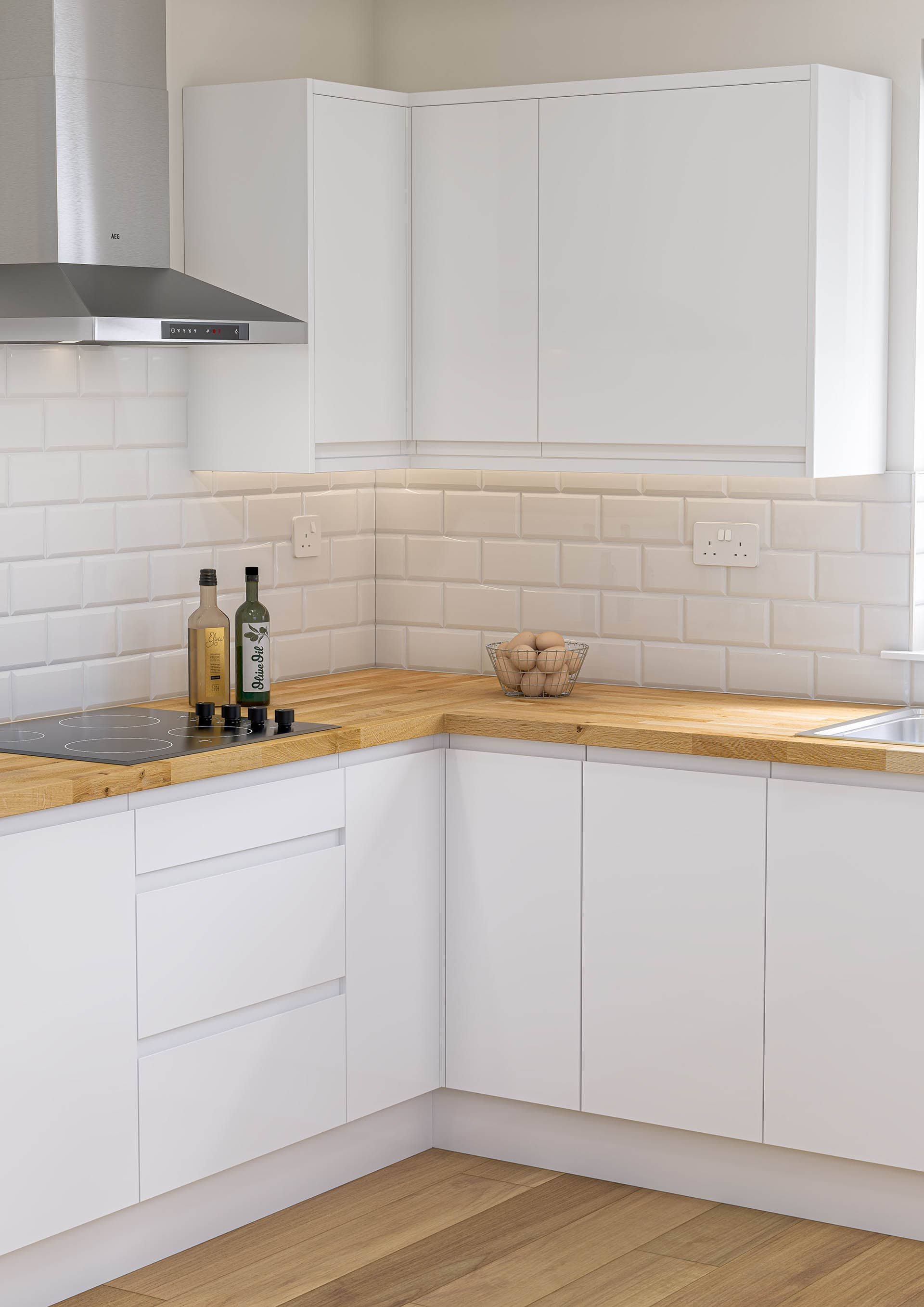 Arlo Gloss White 3.jpg