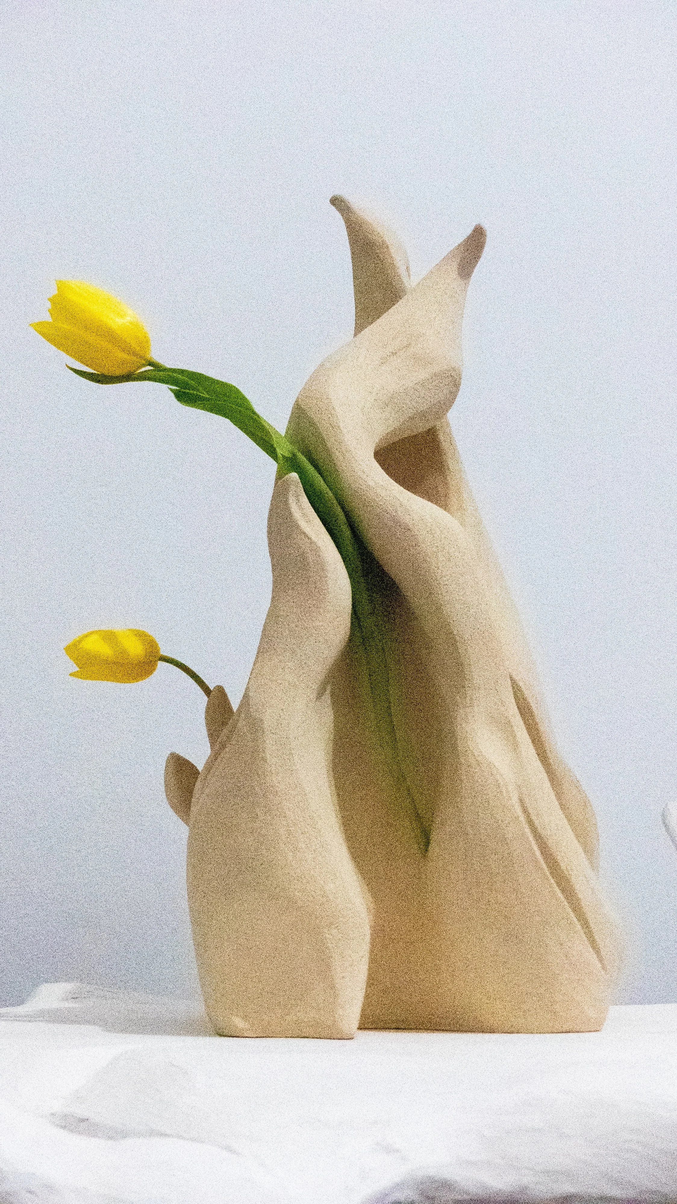 Untersberg
Materials: white grogged stoneware & flowers
Year: 2024
